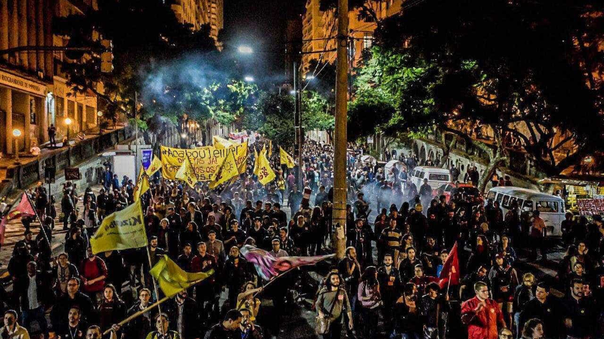 Milhares de manifestante tomam as ruas contra Michel Temer