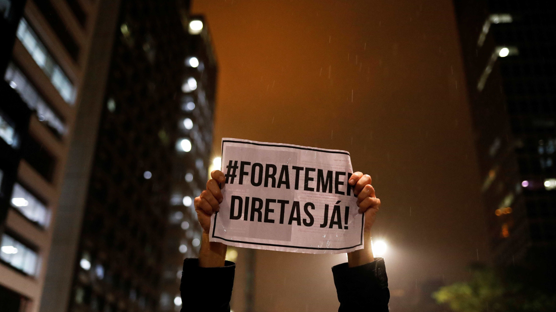Astróloga brasileira prevê saída de Temer para próxima semana