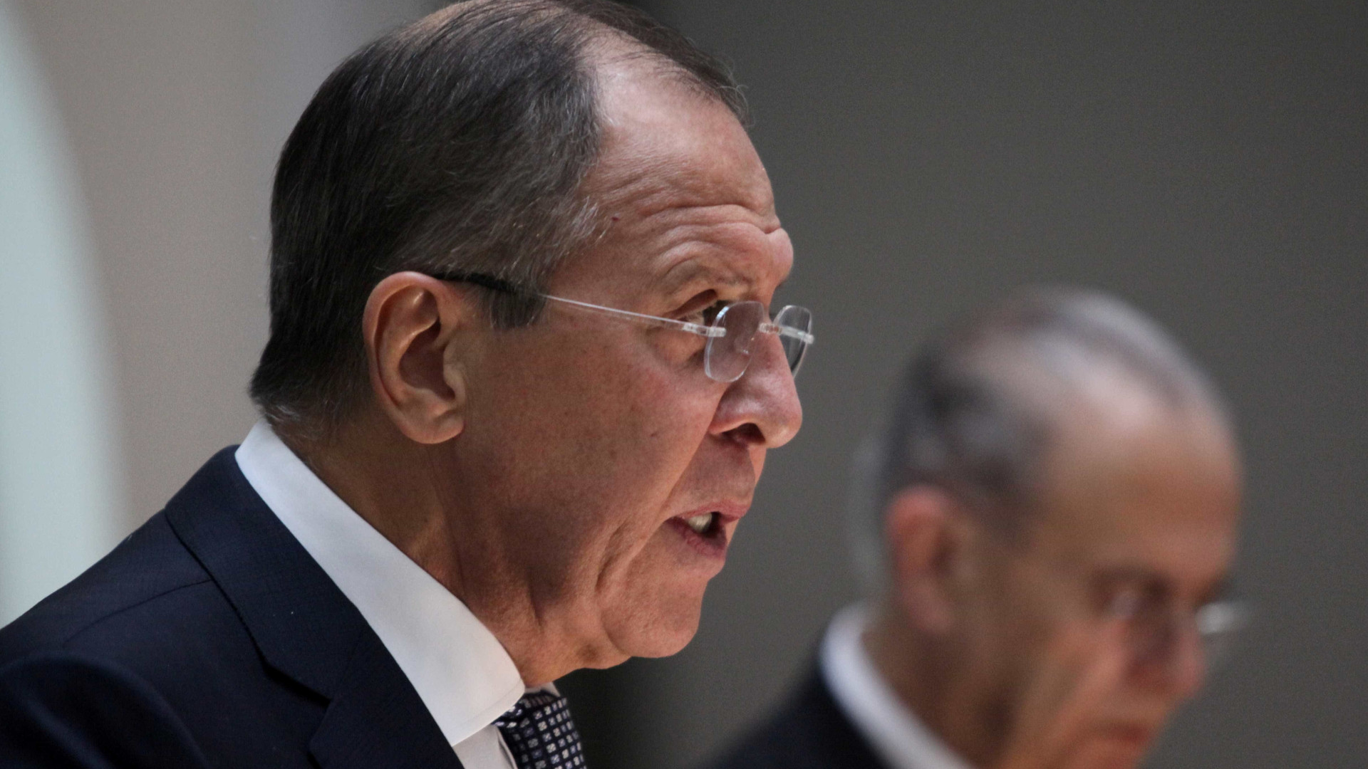 Chanceler russo nega ter discutido demissão do chefe do FBI