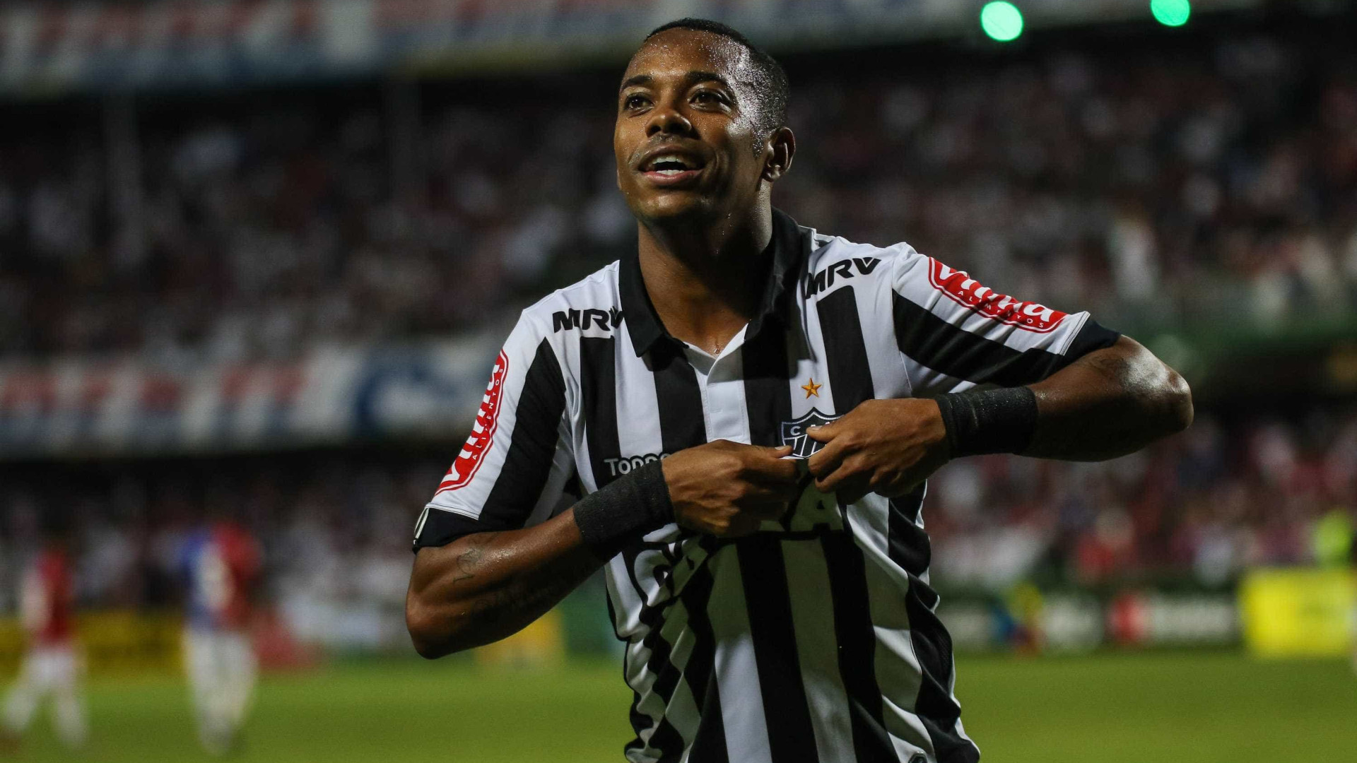 Agente de Robinho critica novo presidente do Santos e vê falta de apoio