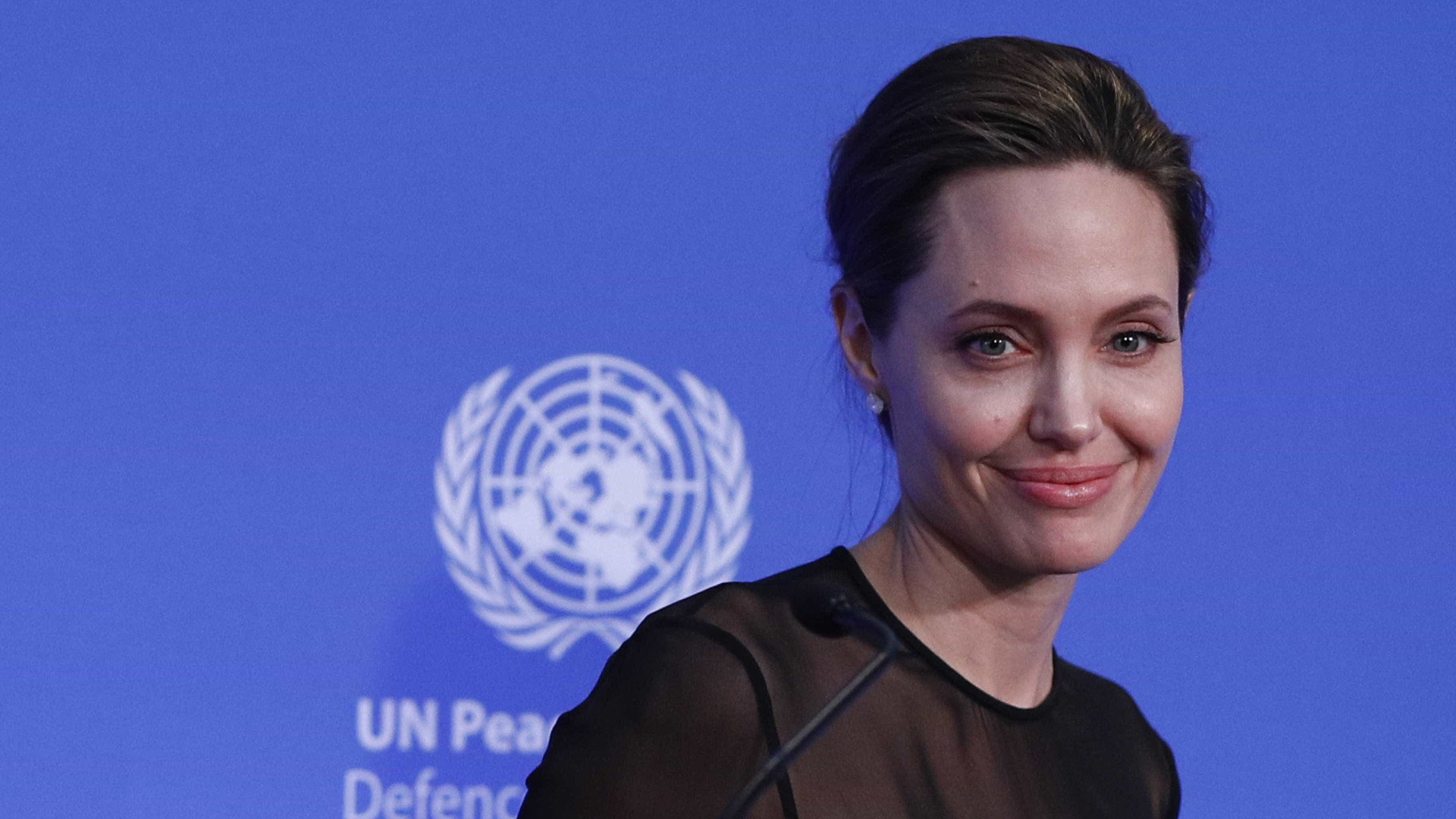 Um ano após divórcio, Angelina Jolie avalia: 'Tenho altos e baixos'