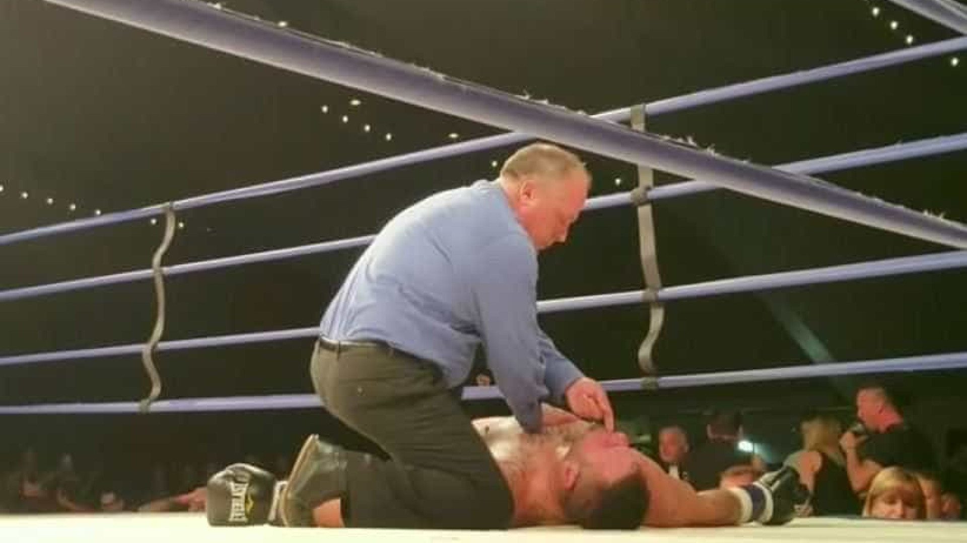 Ex-UFC morre após ser nocauteado em luta de boxe