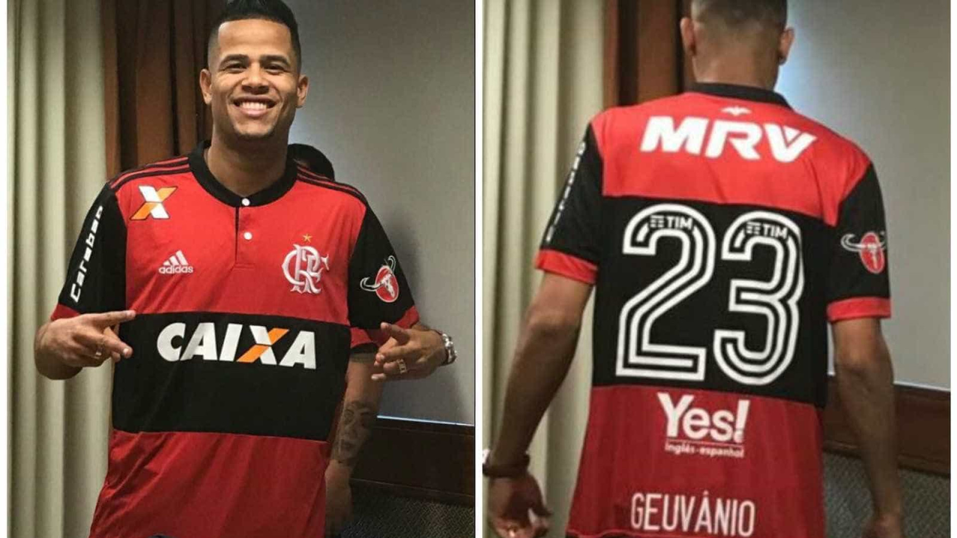 Mesmo sem anúncio oficial, Geuvânio já veste camisa do Flamengo