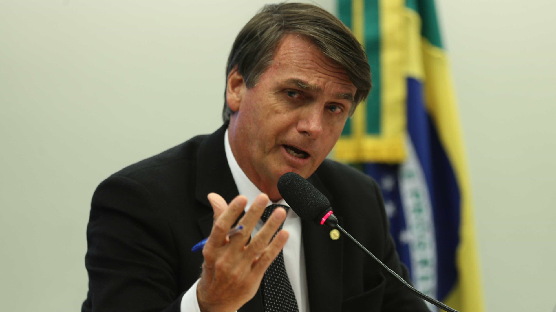 DesaprovaÃ§Ã£o a Bolsonaro sobe a 64%, diz pesquisa
