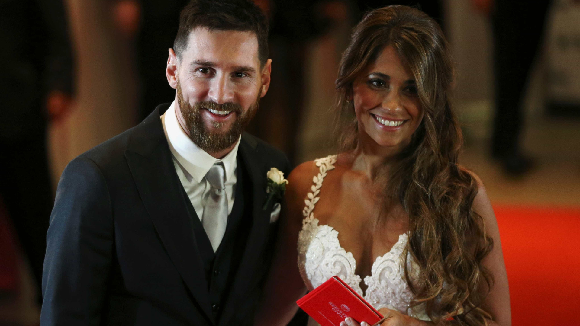 Messi mostra detalhes da cerimônia
de casamento em vídeo
