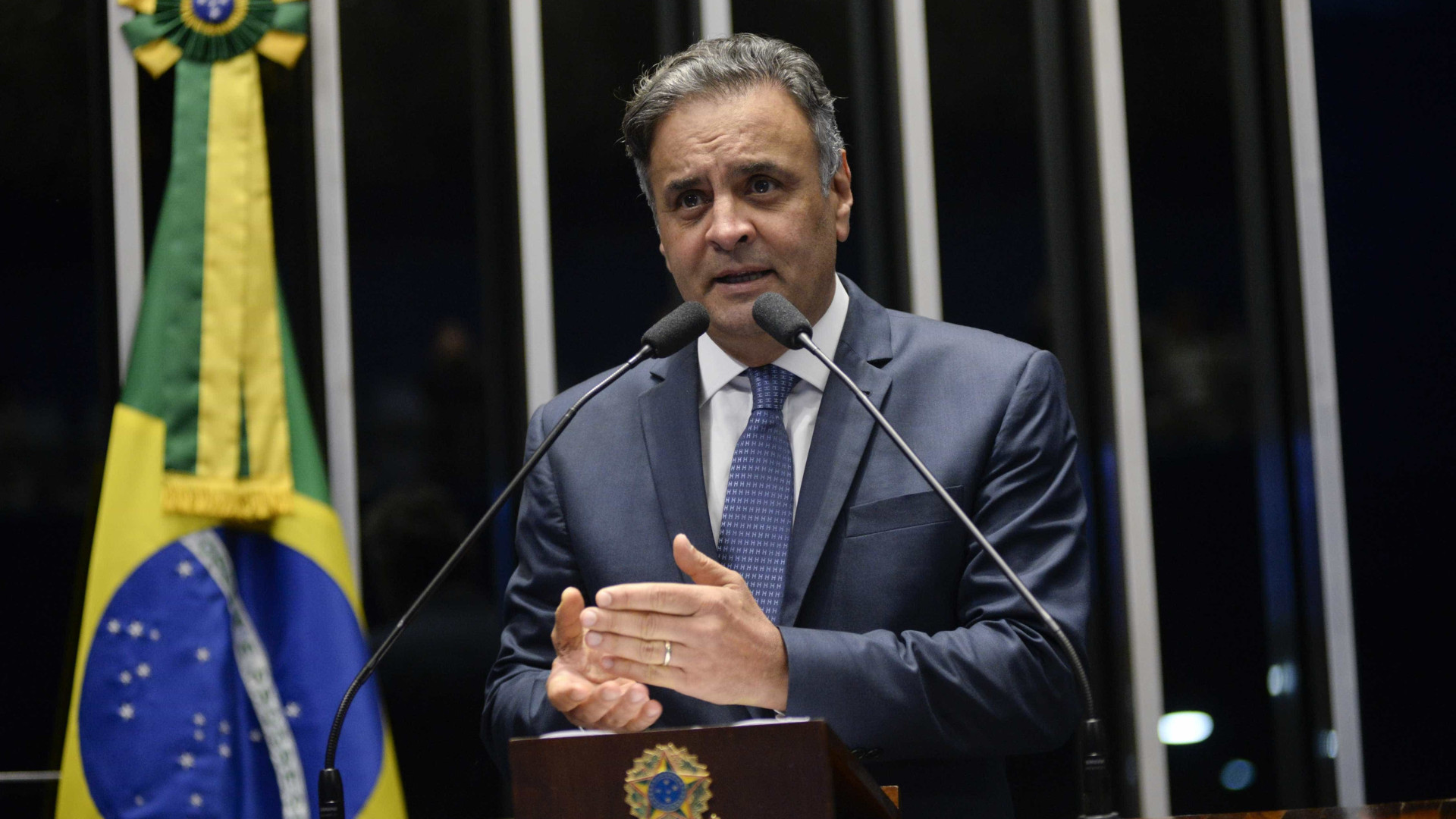 Moraes determina que Senado faça votação aberta para definir caso Aécio
