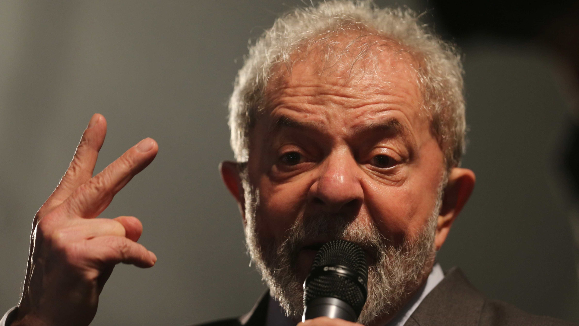 Lula sobre Bolsonaro: 'É resultado do analfabetismo político do país'