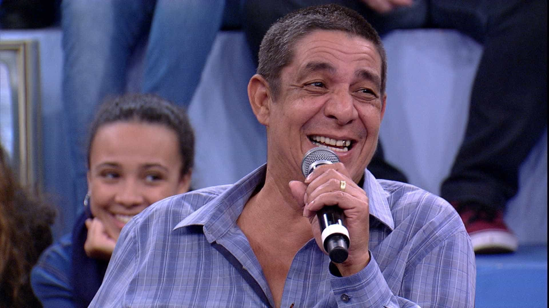 Pagodinho divulga vídeo com neta após acidente: 'Está tudo beleza'