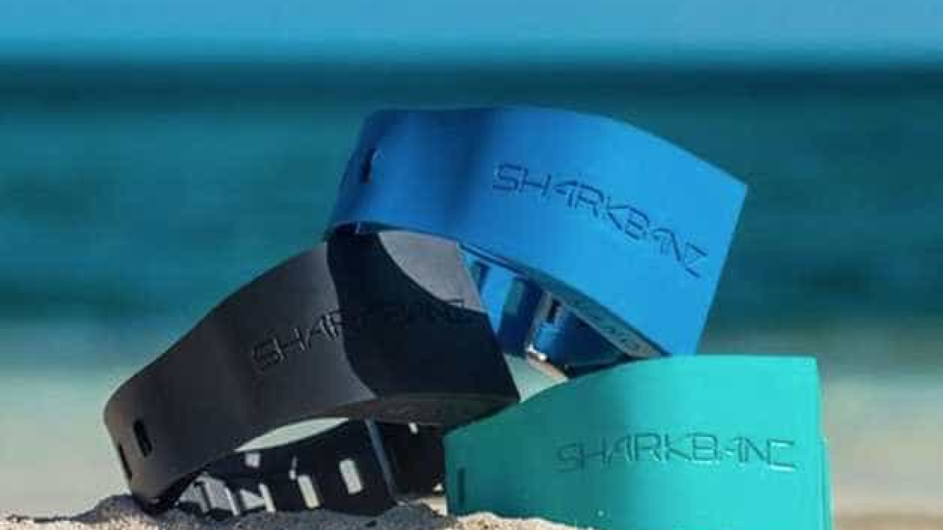 Pulseira protege surfistas e banhistas do ataque de tubarões