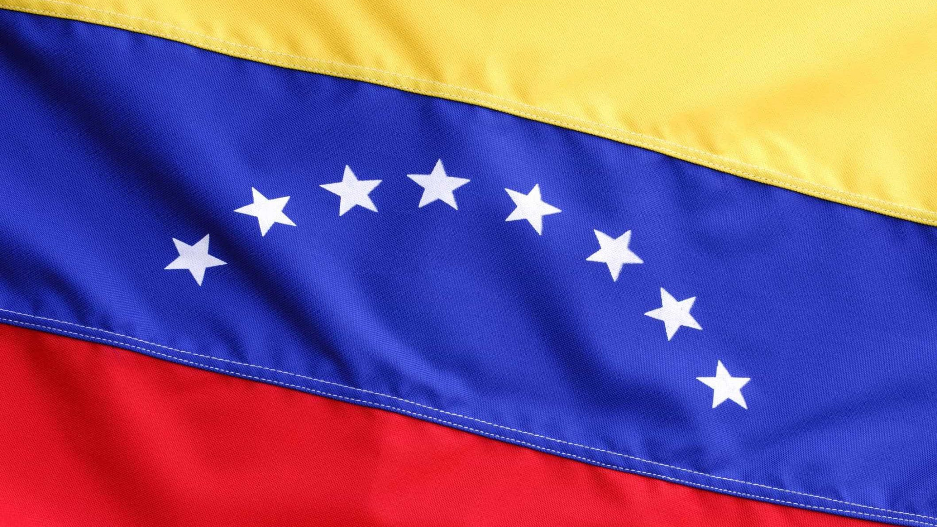 ONG diz que venezuelanos estão se alimentando de comida para cachorro