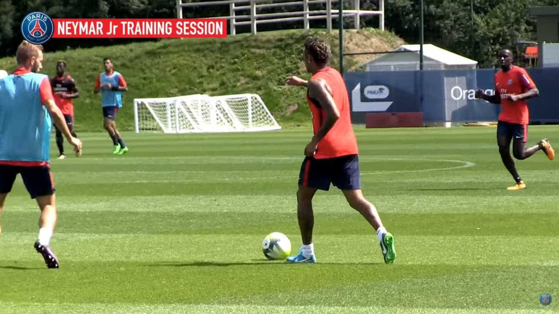PSG divulga vídeo com Neymar dando show em treino; teve golaço