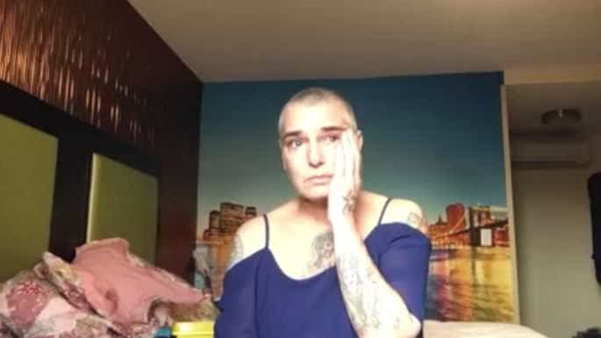 Sinéad O'Connor pede ajuda em
vídeo em rede social; veja