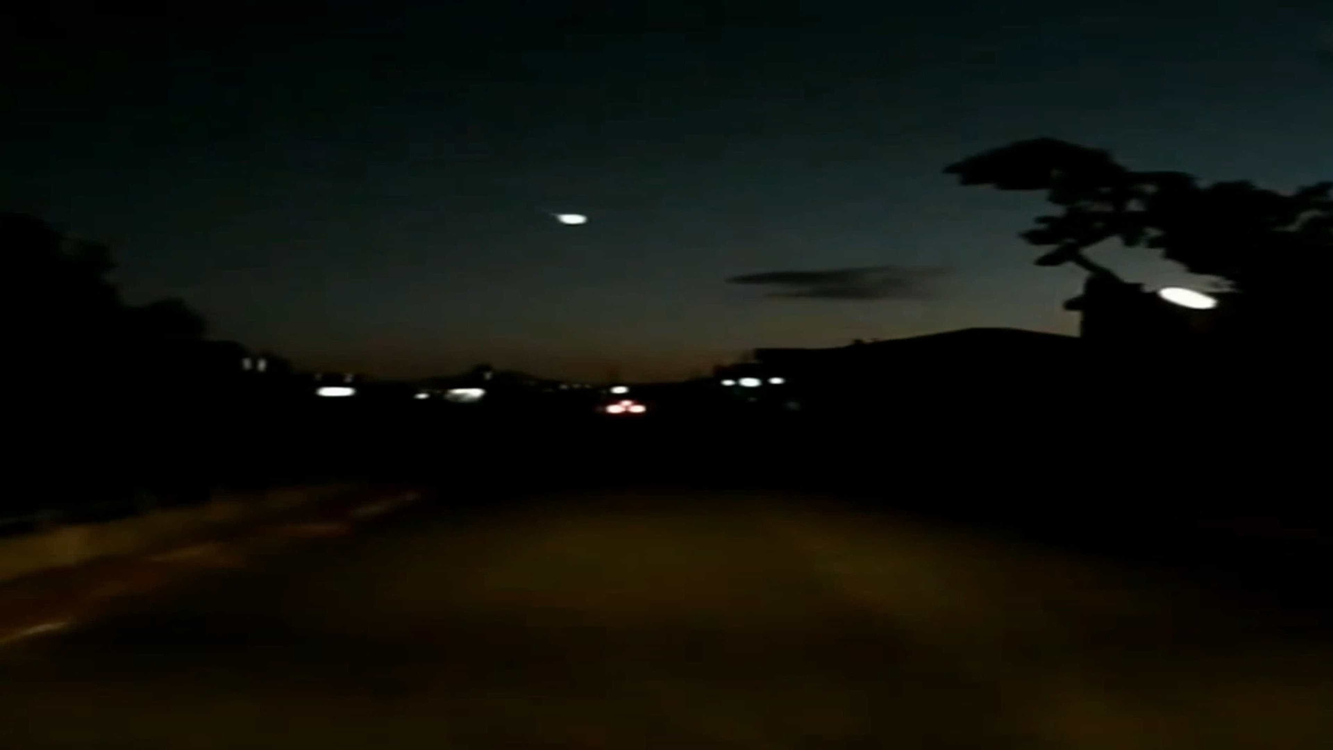 Dupla filma 'desfile de OVNIs' em Miami
