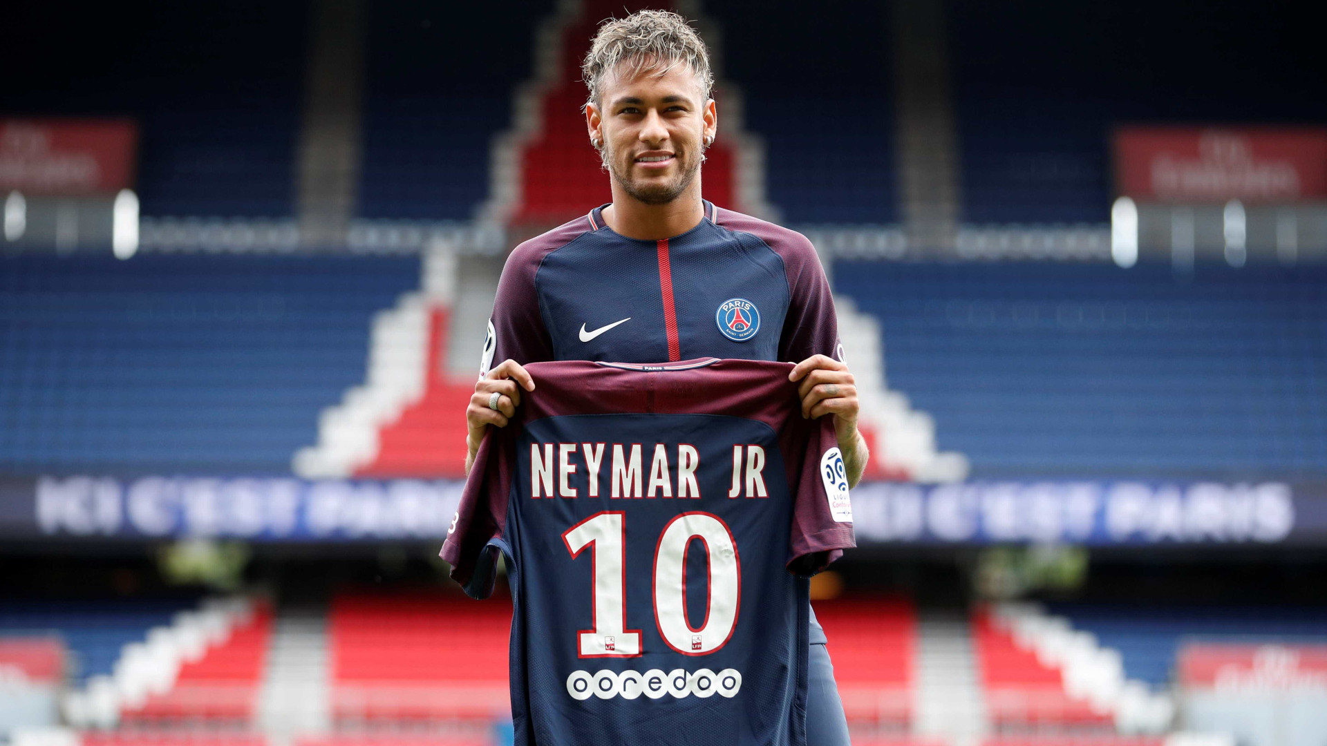 Neymar é inscrito no Francês e
deve estrear domingo pelo PSG