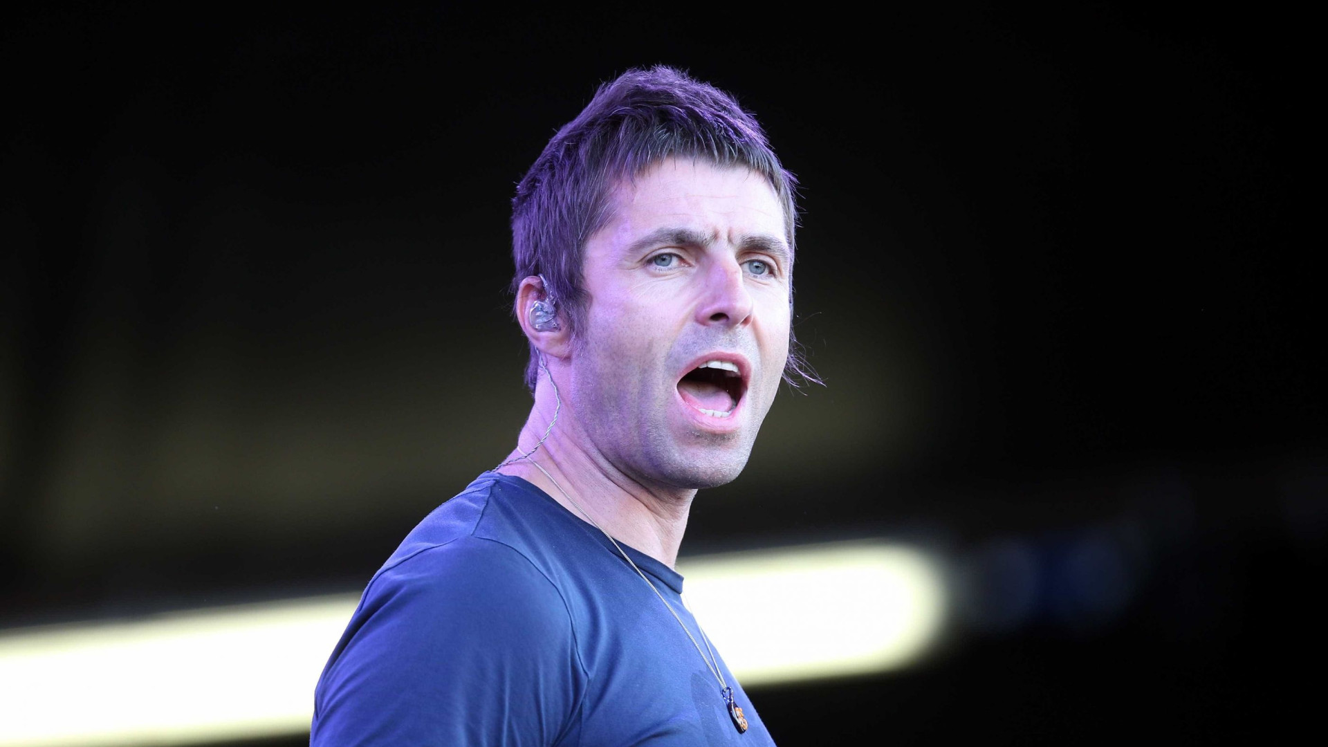 Liam Gallagher faz escultura gigante para ajudar instituição