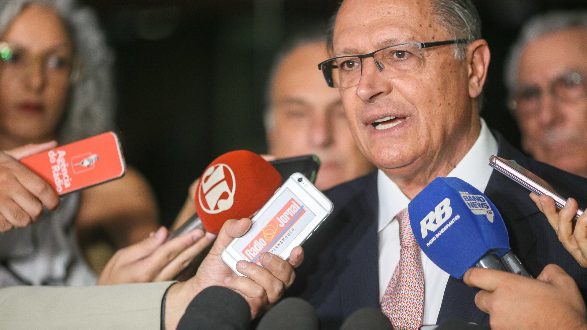 Sem Doria, Alckmin convida tucanos para debater programa de governo