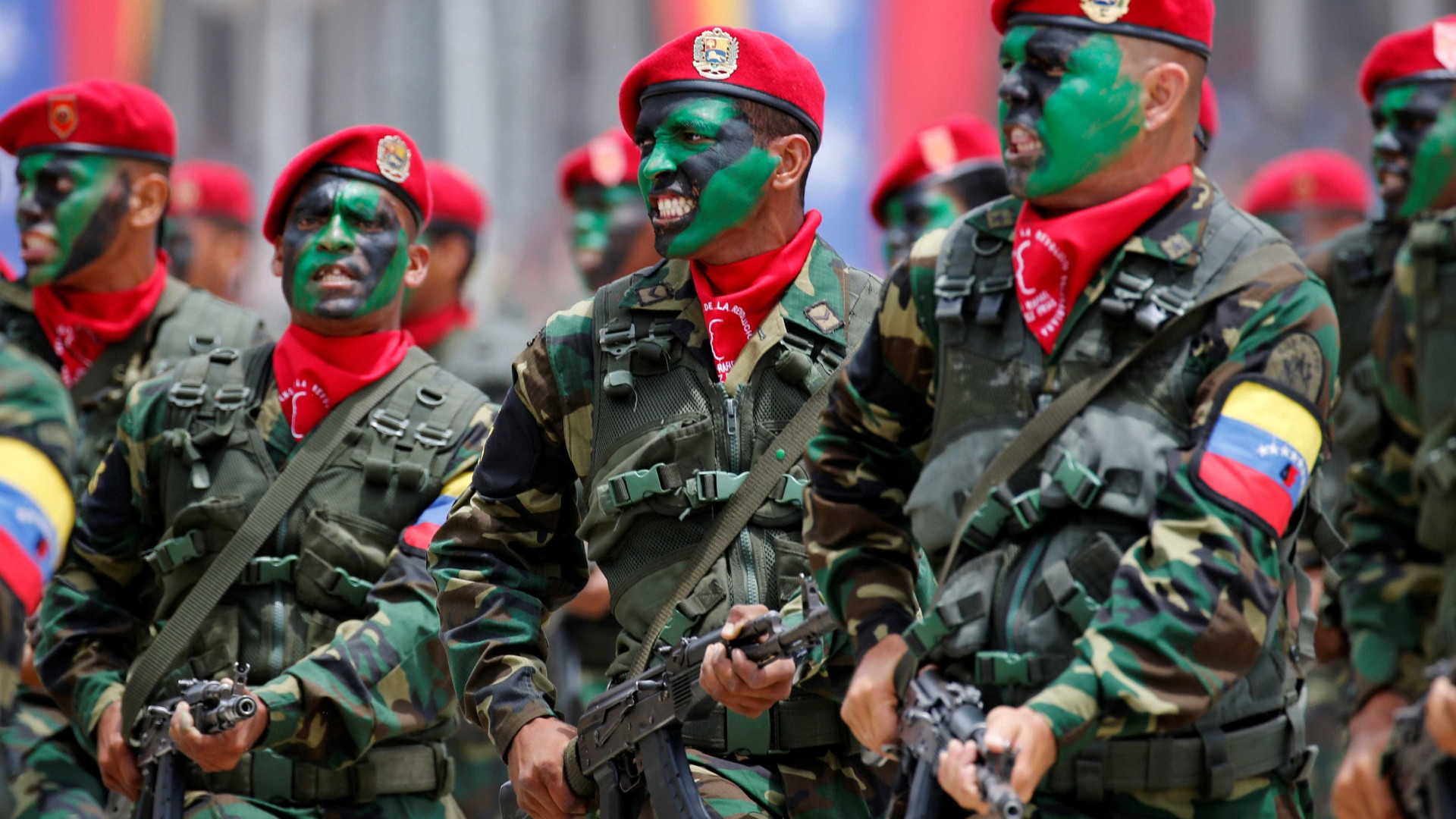 Maduro ordena exercícios militares na Venezuela após ameaça de Trump