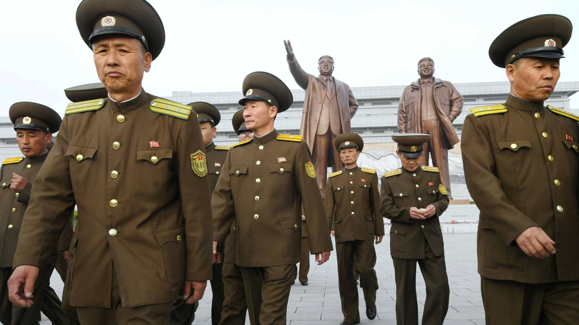 Líder norte-coreano prepara seu exército para o ataque, 'se necessário'