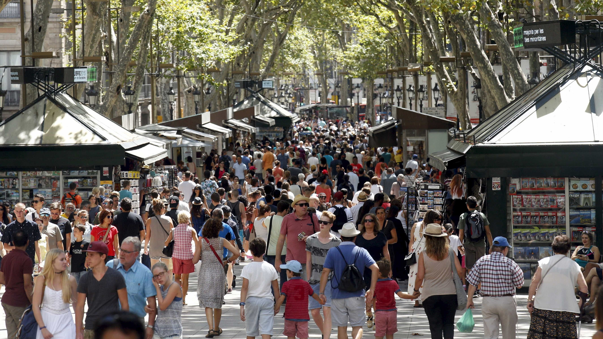 Um ano depois, Barcelona recorda vítimas de atentado