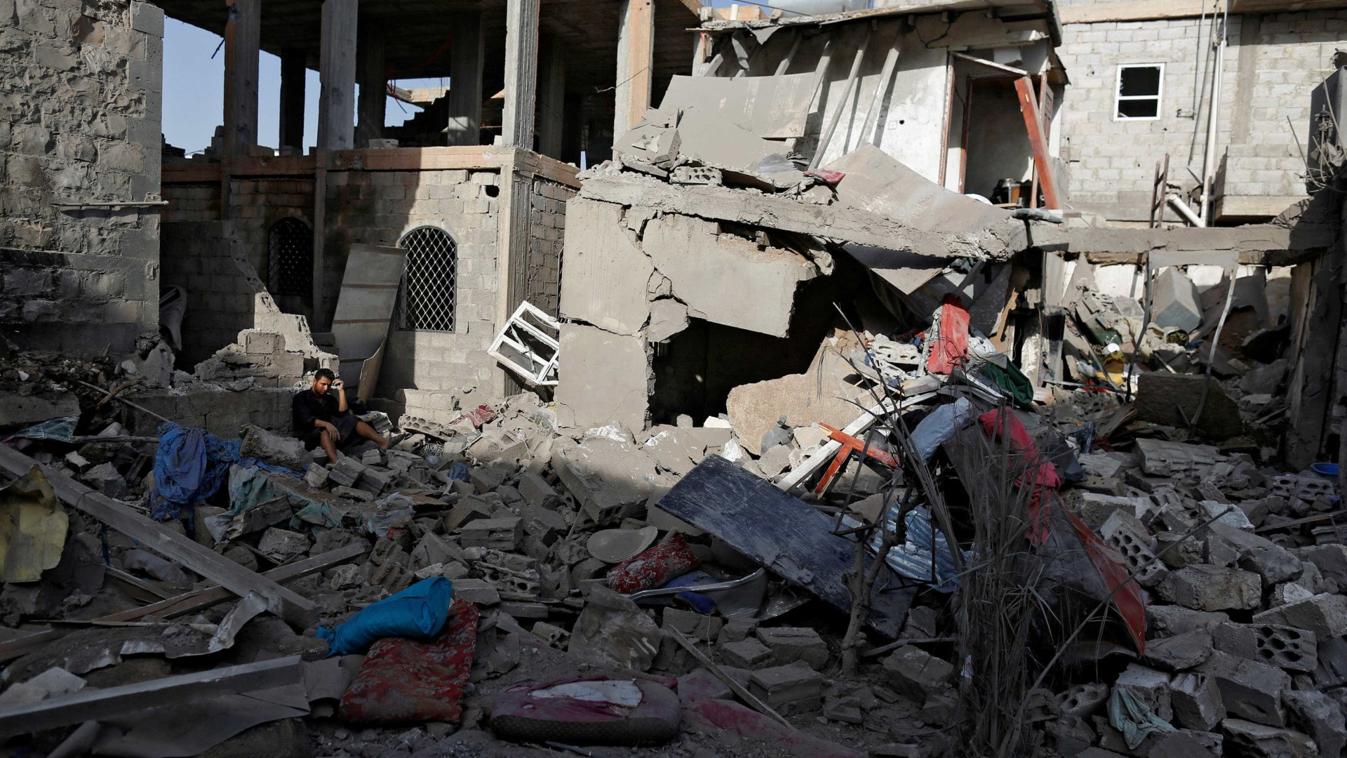 Ataque aéreo no Iêmen mata 30 pessoas