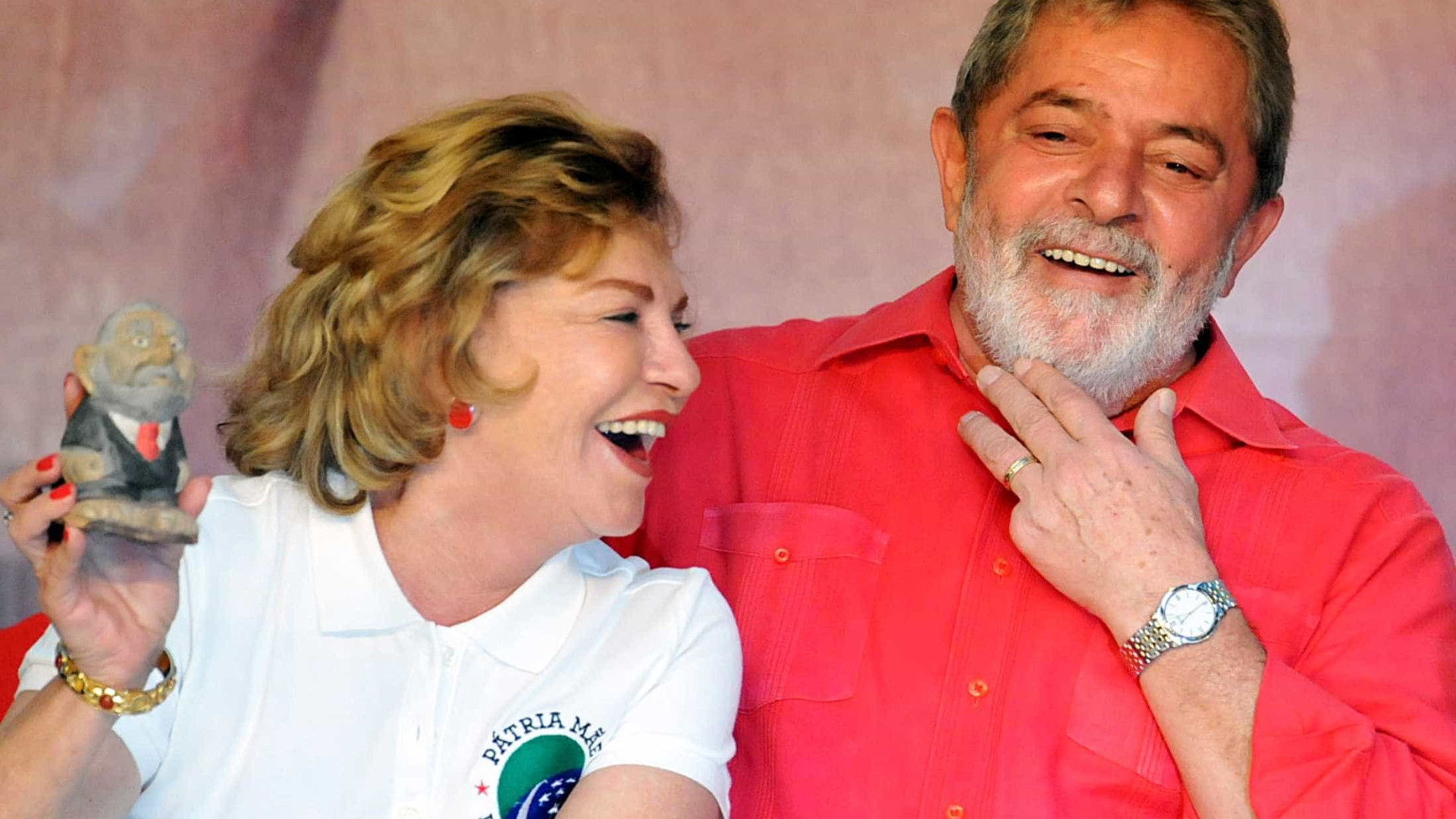 No Twitter, Lula culpa "meninos da Lava Jato" por morte de Marisa