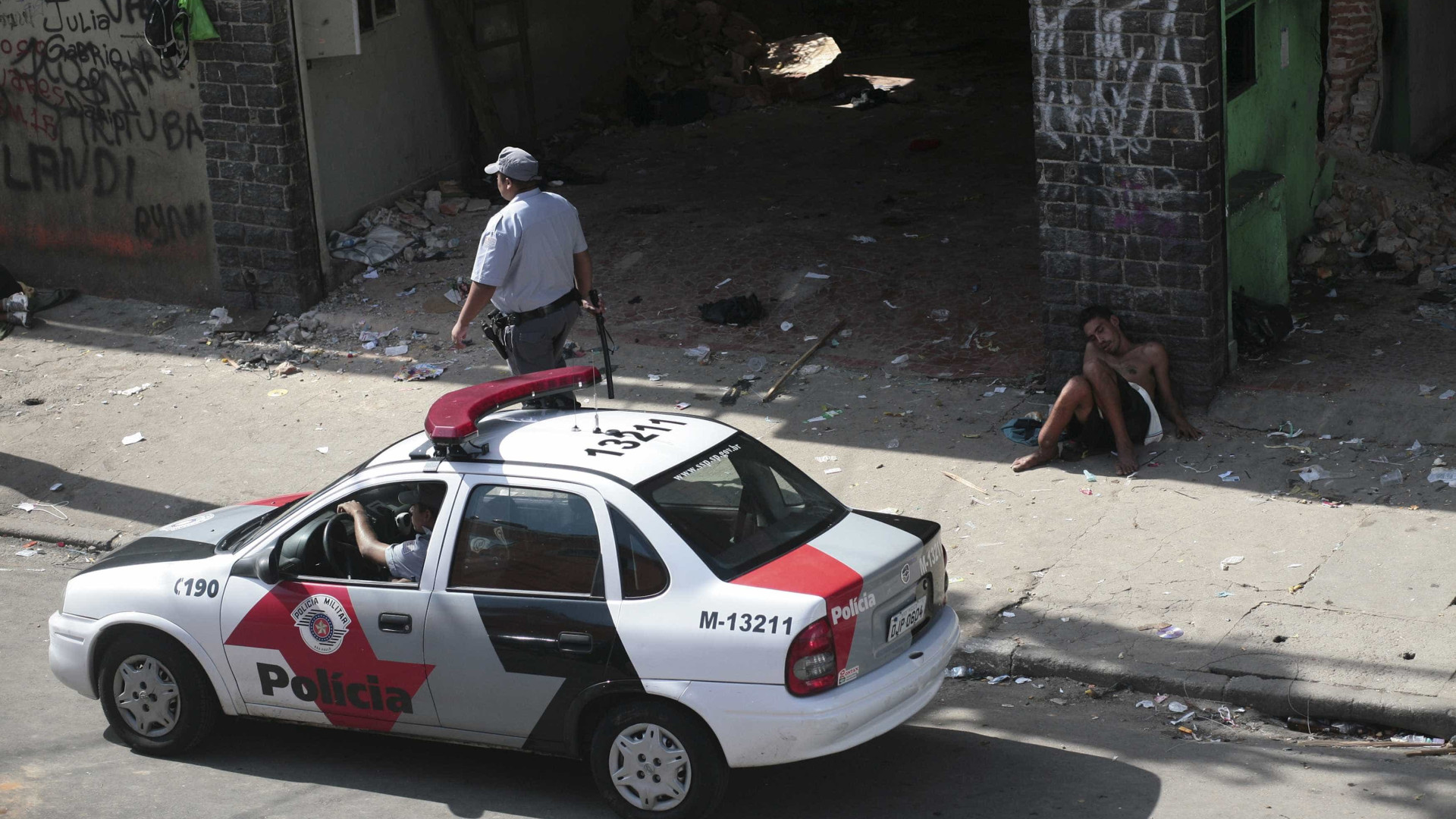 Governo paulista autoriza PM a usar arma calibre 12 em chamadas do 190