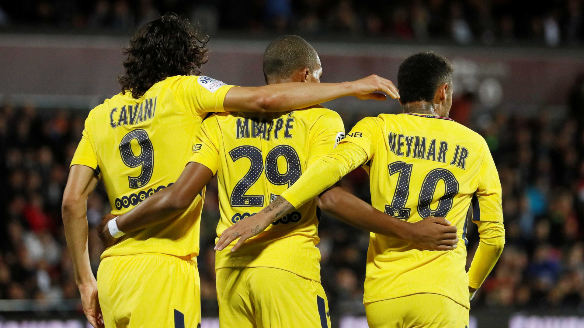 Mbappé marca na estreia e PSG goleia lanterna com ajuda de Neymar