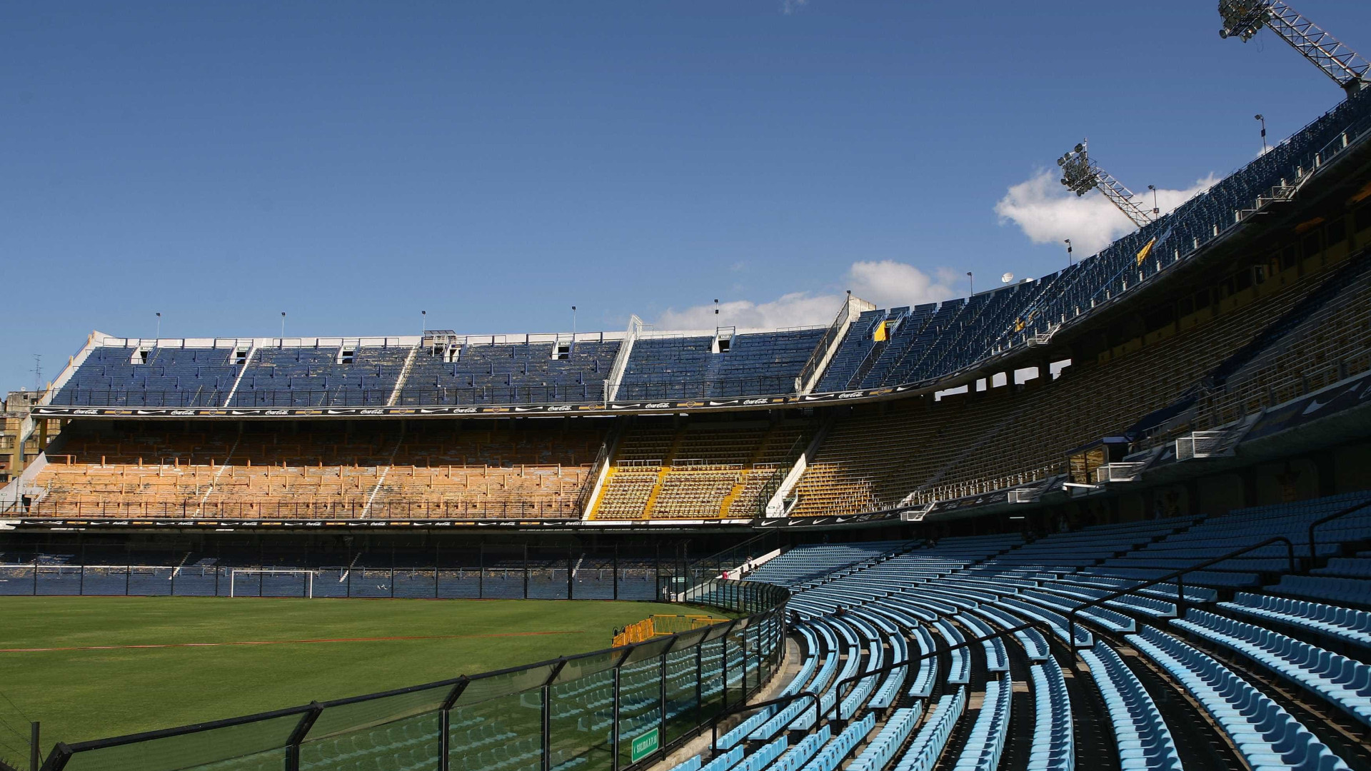 Fifa e Conmebol aceitam, e Argentina pega o Peru na Bombonera
