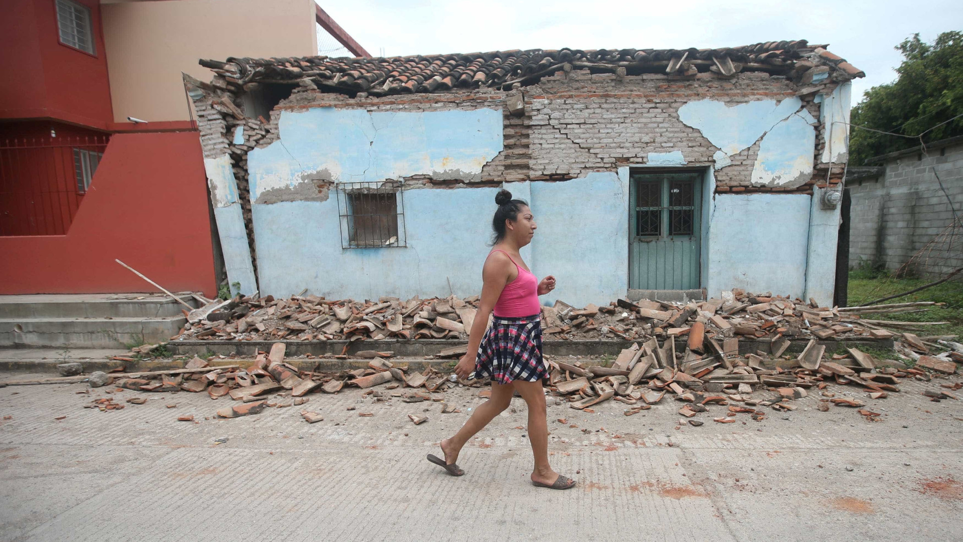 Reconstrução após terremoto começa em breve, diz presidente do México