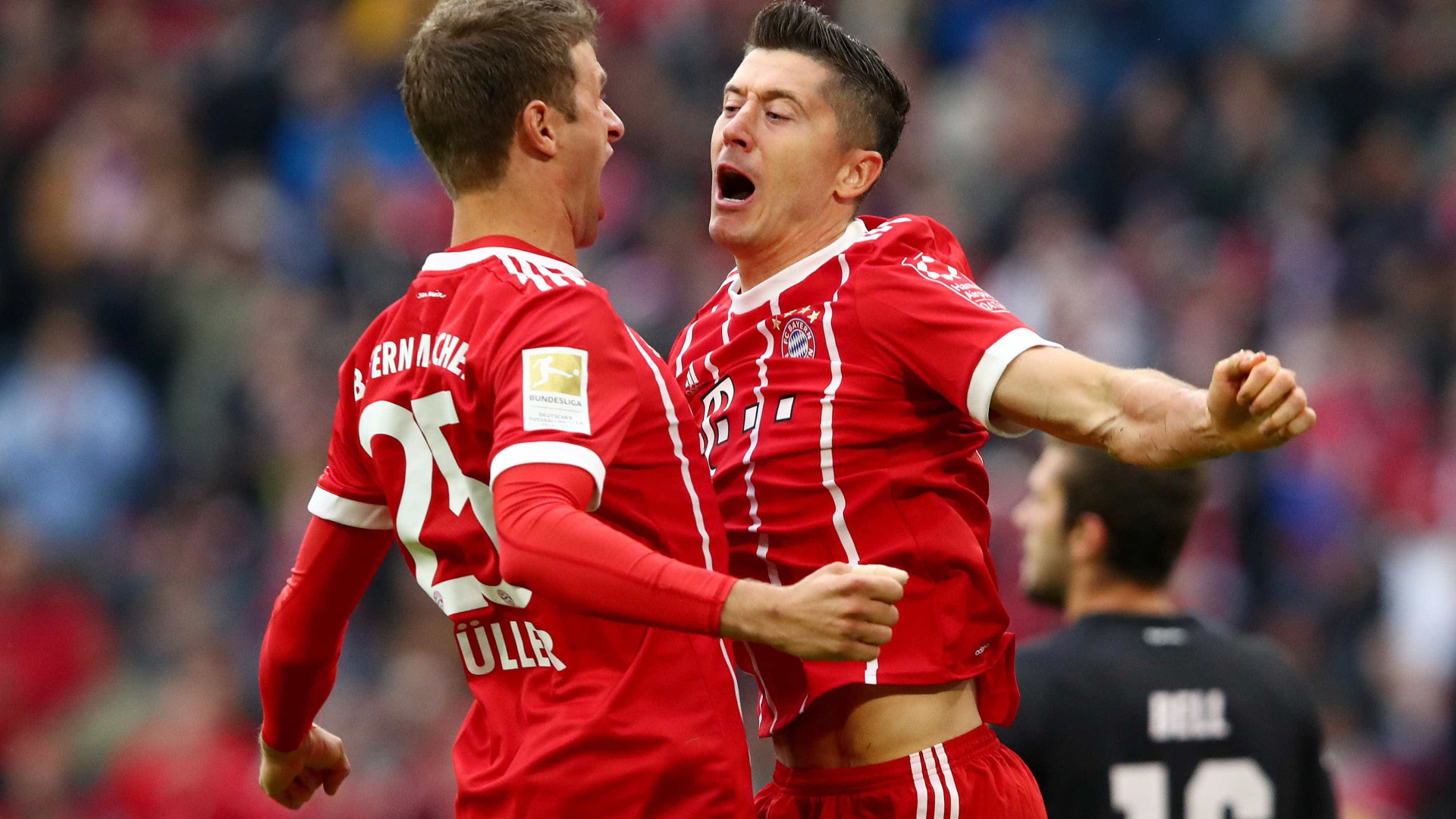 Bayern se recupera, goleia Mainz em casa e está na cola do líder