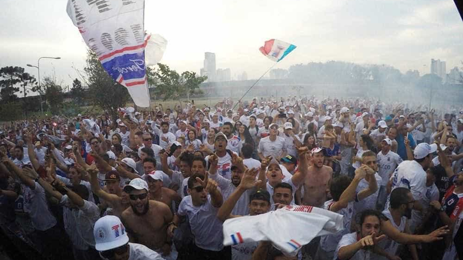Paraná vence o Londrina e entra no G-4
