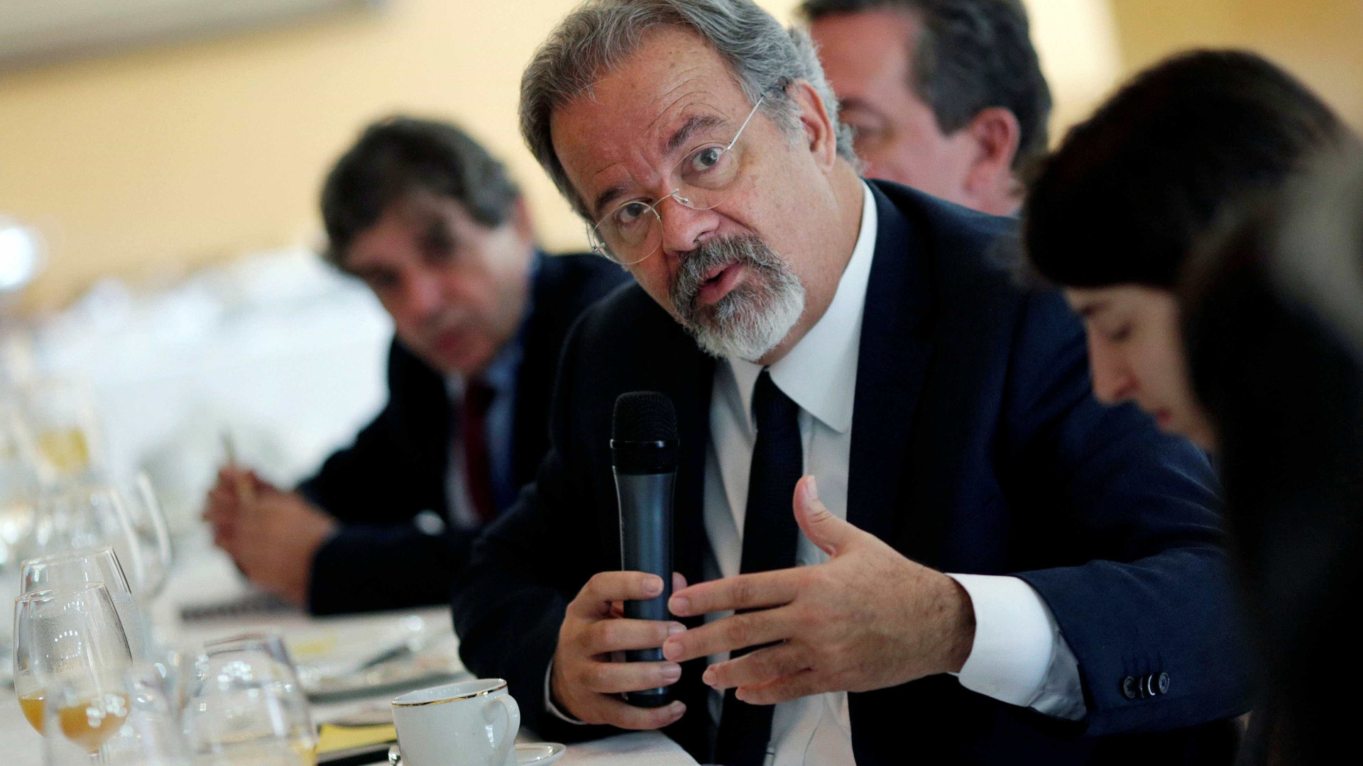 Venda da Embraer não seria estratégia para nenhum país, diz ministro