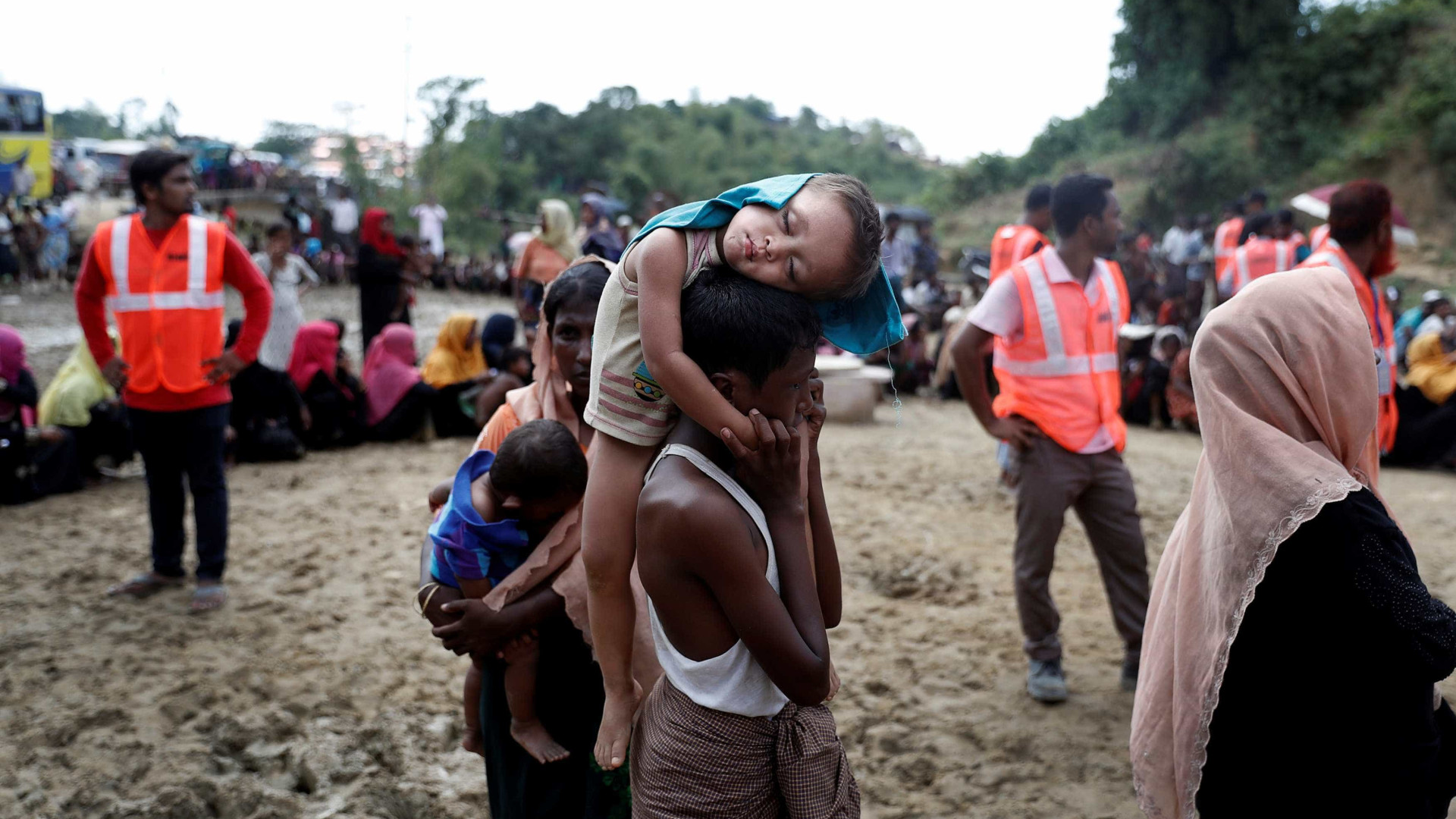 Mianmar usa minas contra minoria, diz Bangladesh