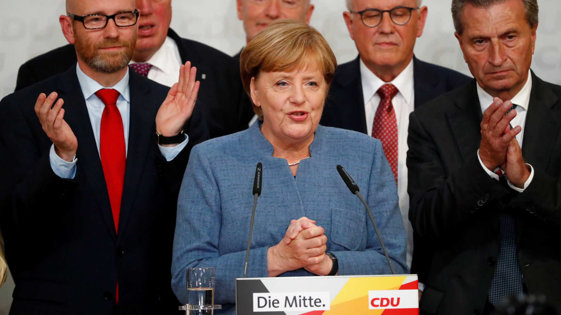 Merkel faz pronunciamento após eleições: 'Formaremos um novo governo'