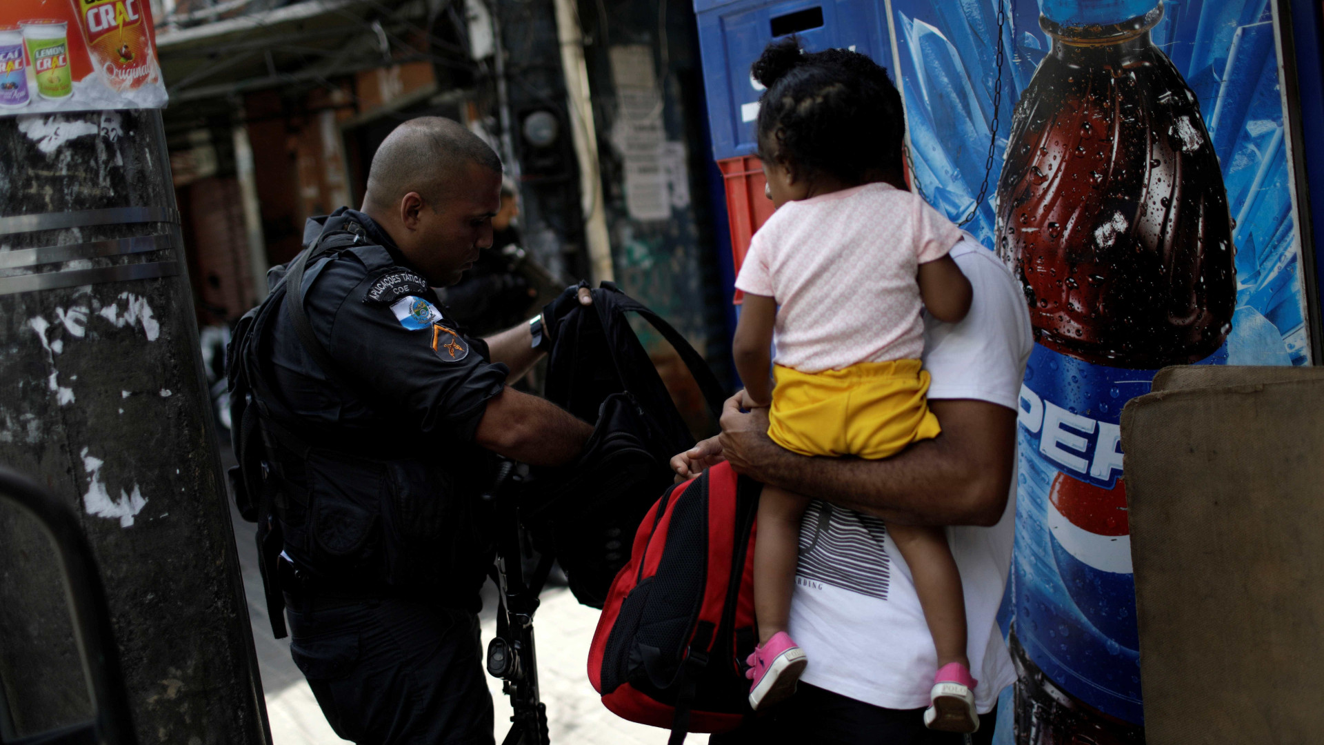 Rocinha tem escolas fechadas e madrugada sem tiroteio