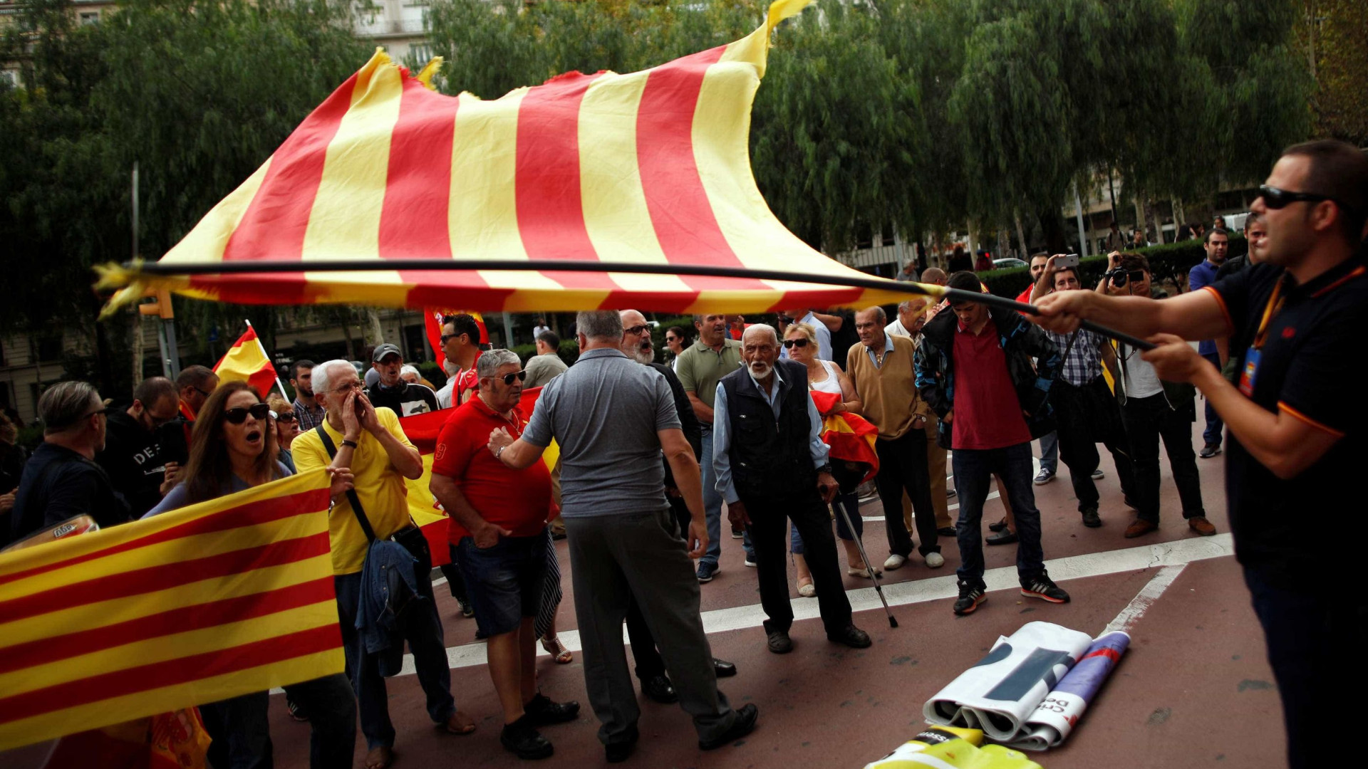 Barcelona tem ato a favor de união e contra independência da Catalunha