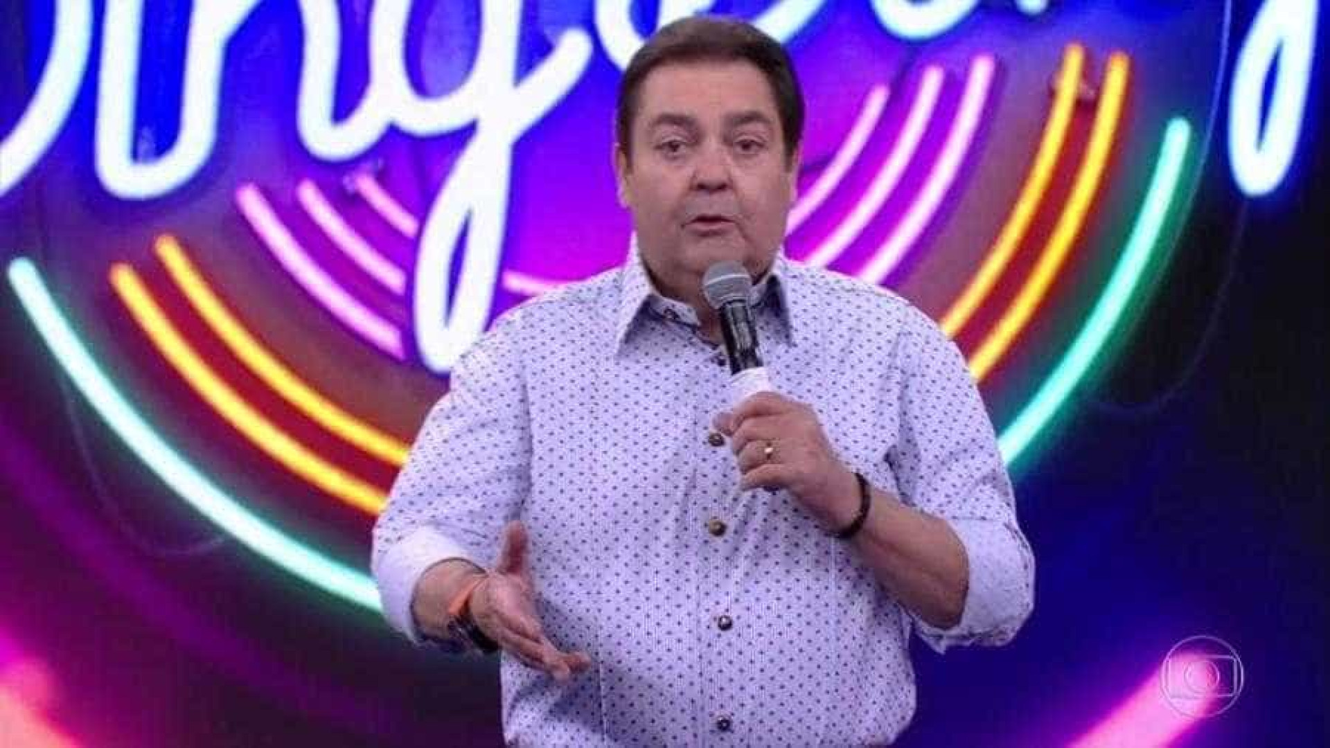 Faustão reclama ao vivo de equipe de edição: 'Estamos ruins no negócio'