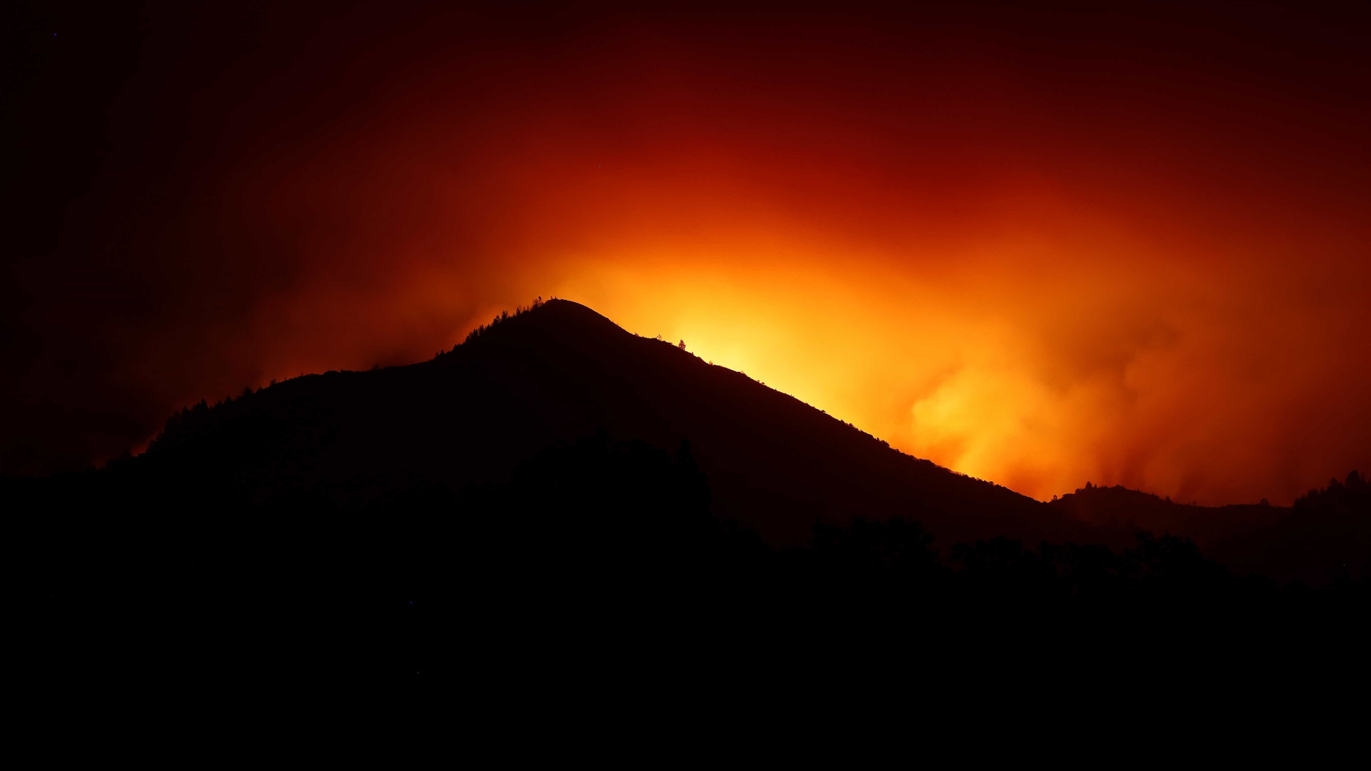 Incêndio fecha Parque Nacional da Chapada dos Veadeiros