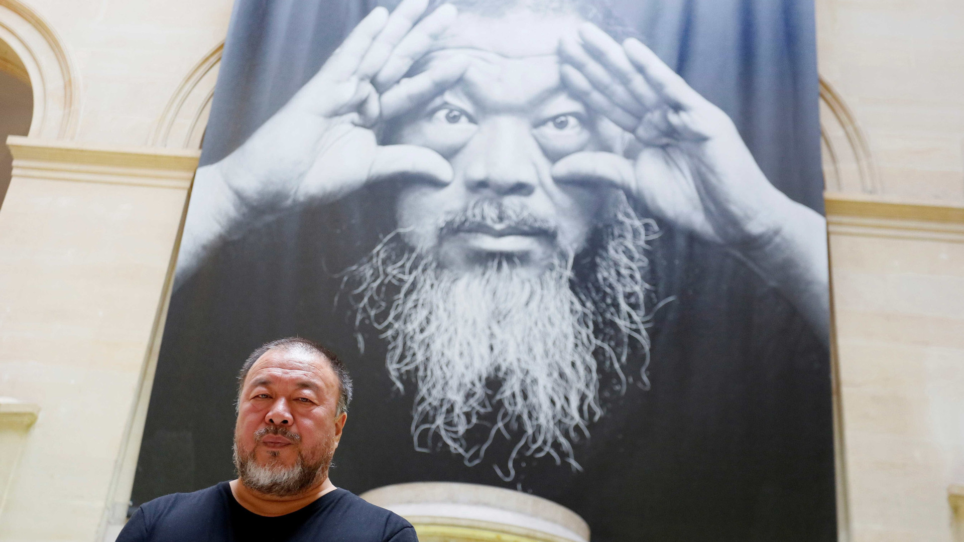 'Minha família queria que eu virasse um soldado', diz Ai Weiwei