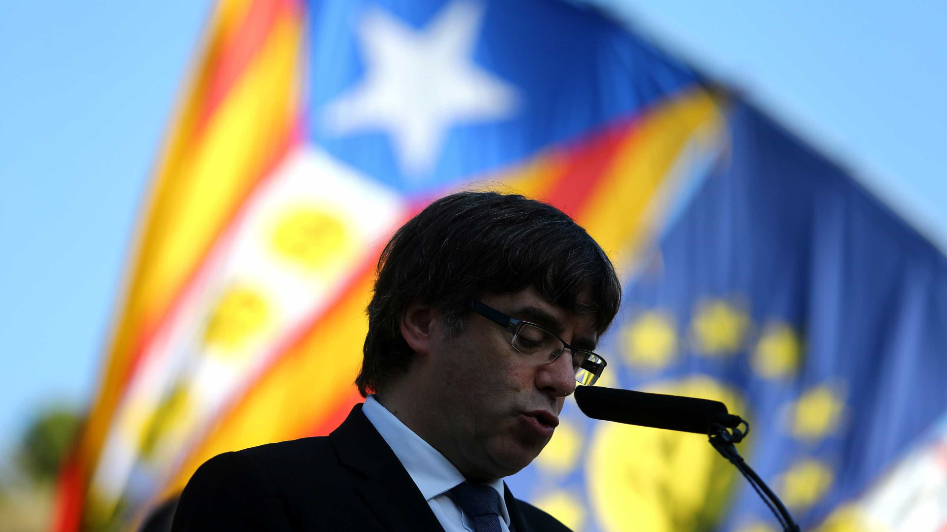 Líder da Catalunha convocará Parlamento para decidir resposta a Rajoy