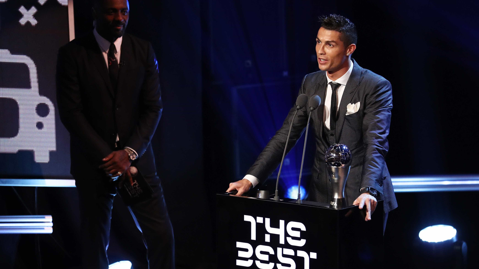 Cristiano Ronaldo é eleito o melhor jogador do mundo em 2017