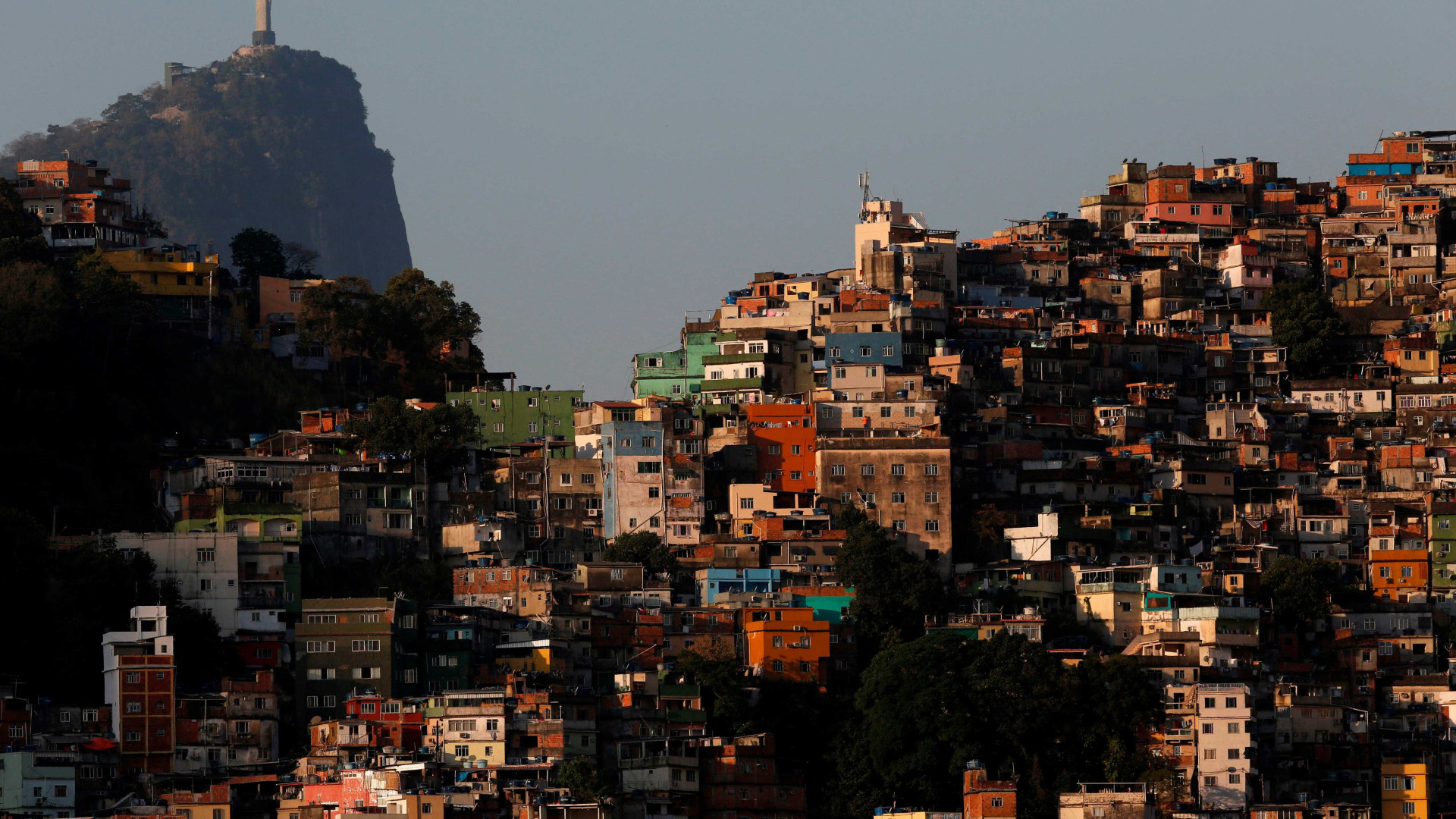 Confronto na favela da Rocinha deixa dois feridos