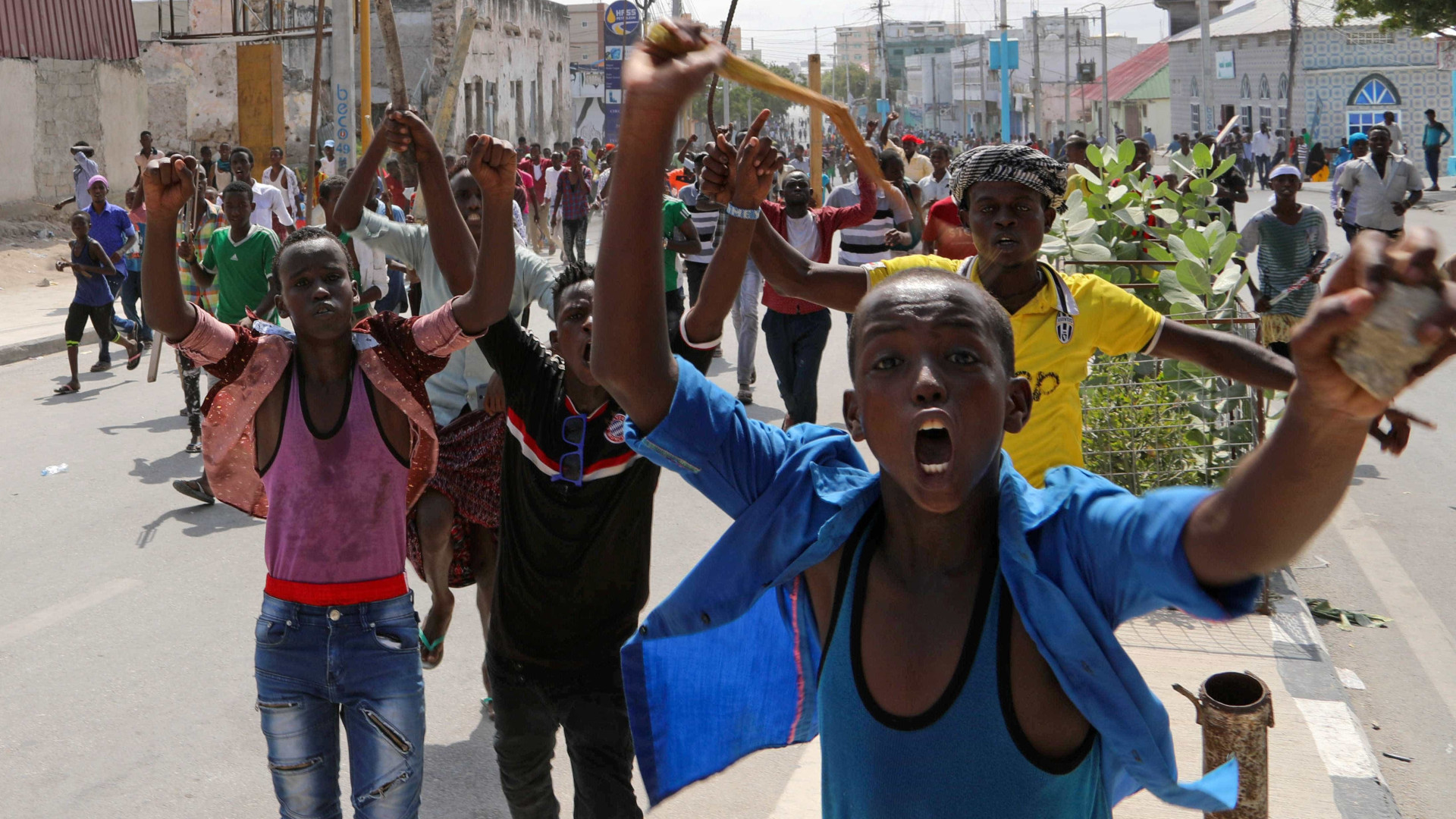 Alvo de um dos piores atentados, Somália vive no esquecimento