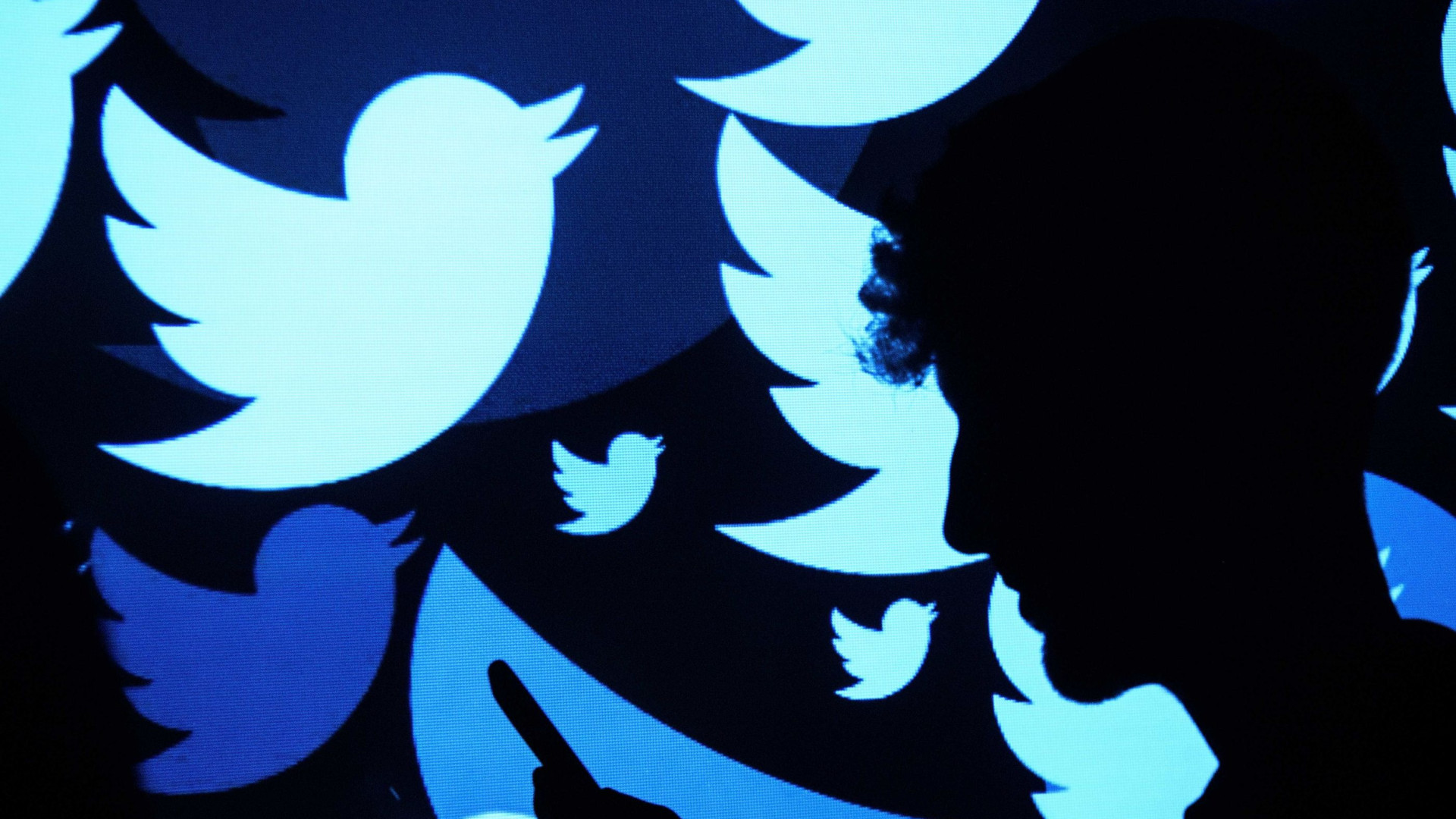 Twitter anuncia descoberta de mais de 50 mil contas russas falsas
