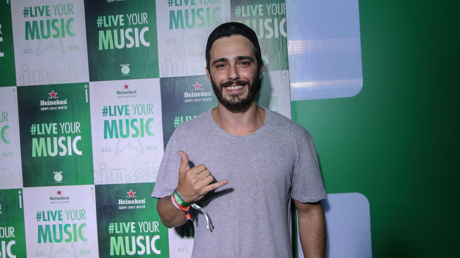 Ator flamenguista brinca que viverá personagem chamado Vasco em novela