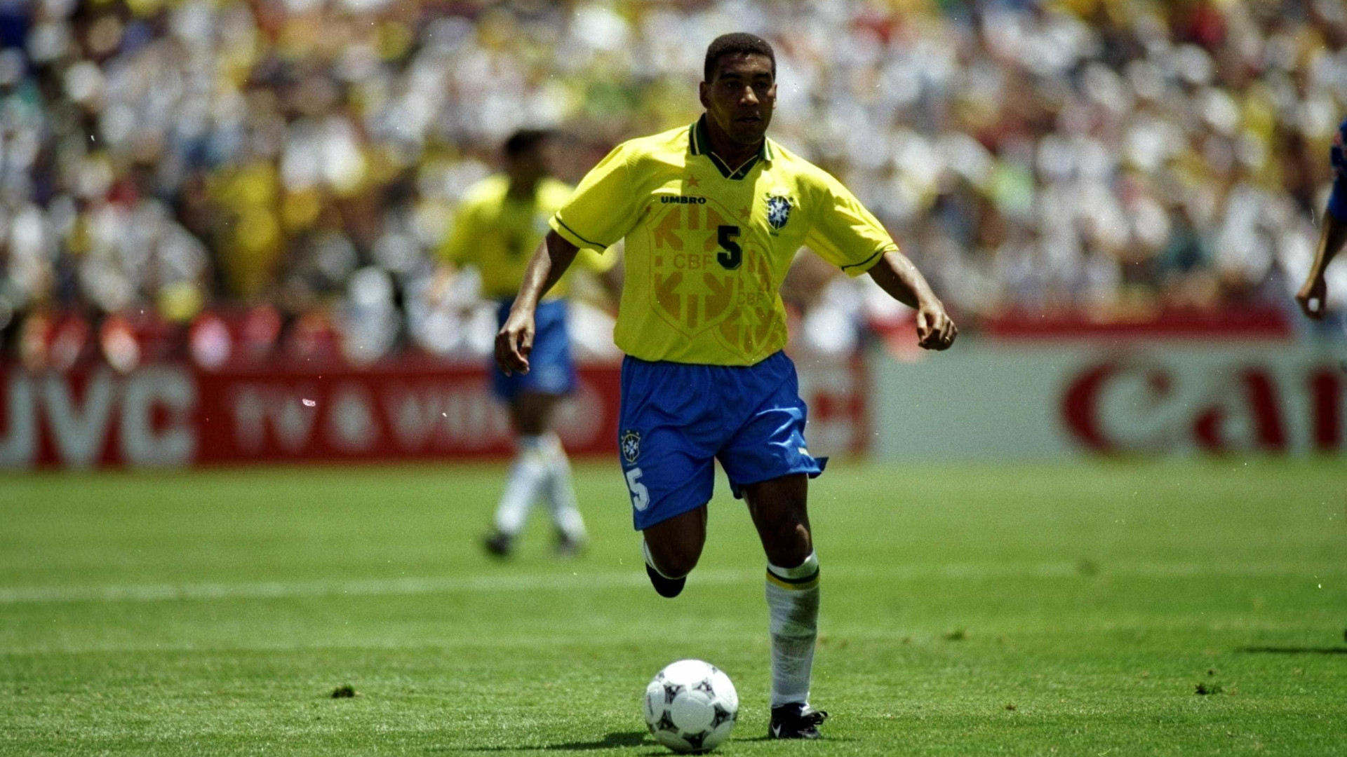 Campeão do mundo em 1994 elogia Casemiro: ‘O melhor da posição’