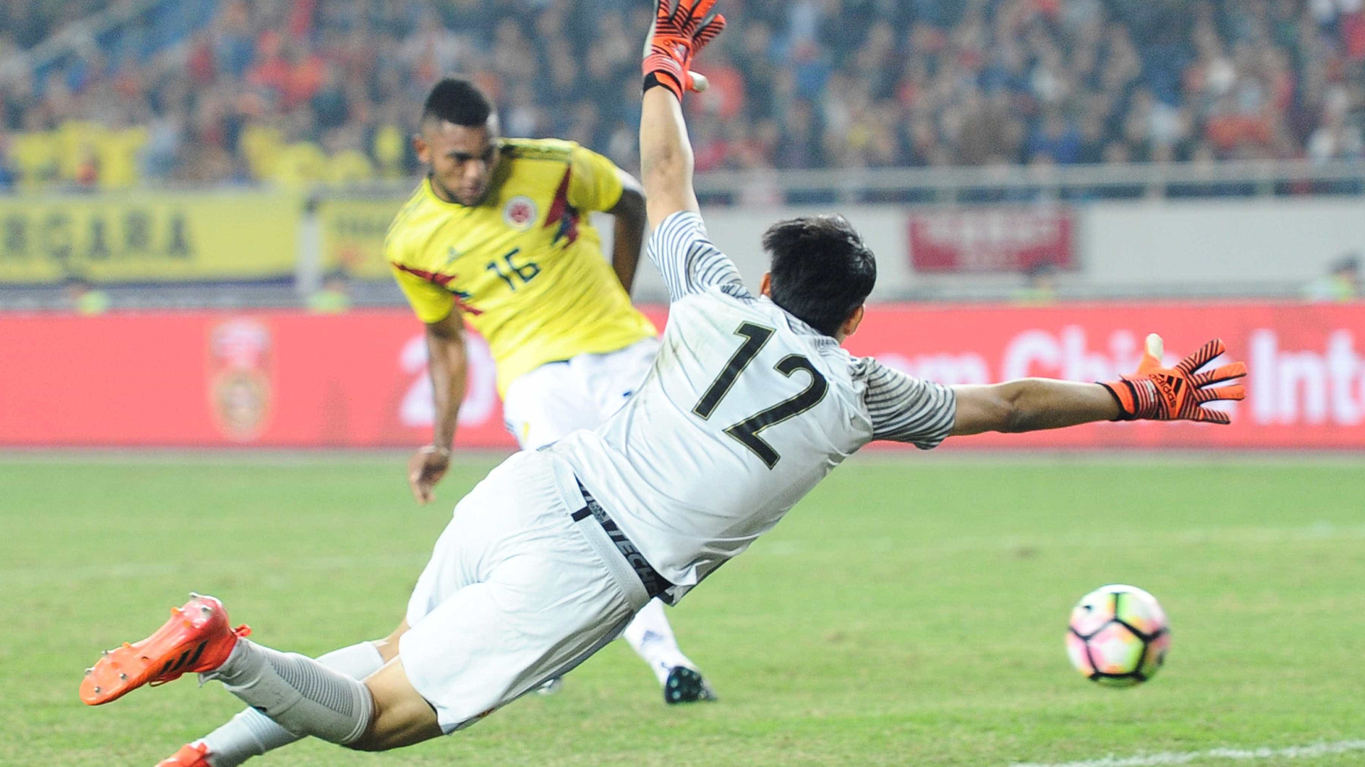 Borja marca dois gols em vitória da Colômbia em amistoso na China