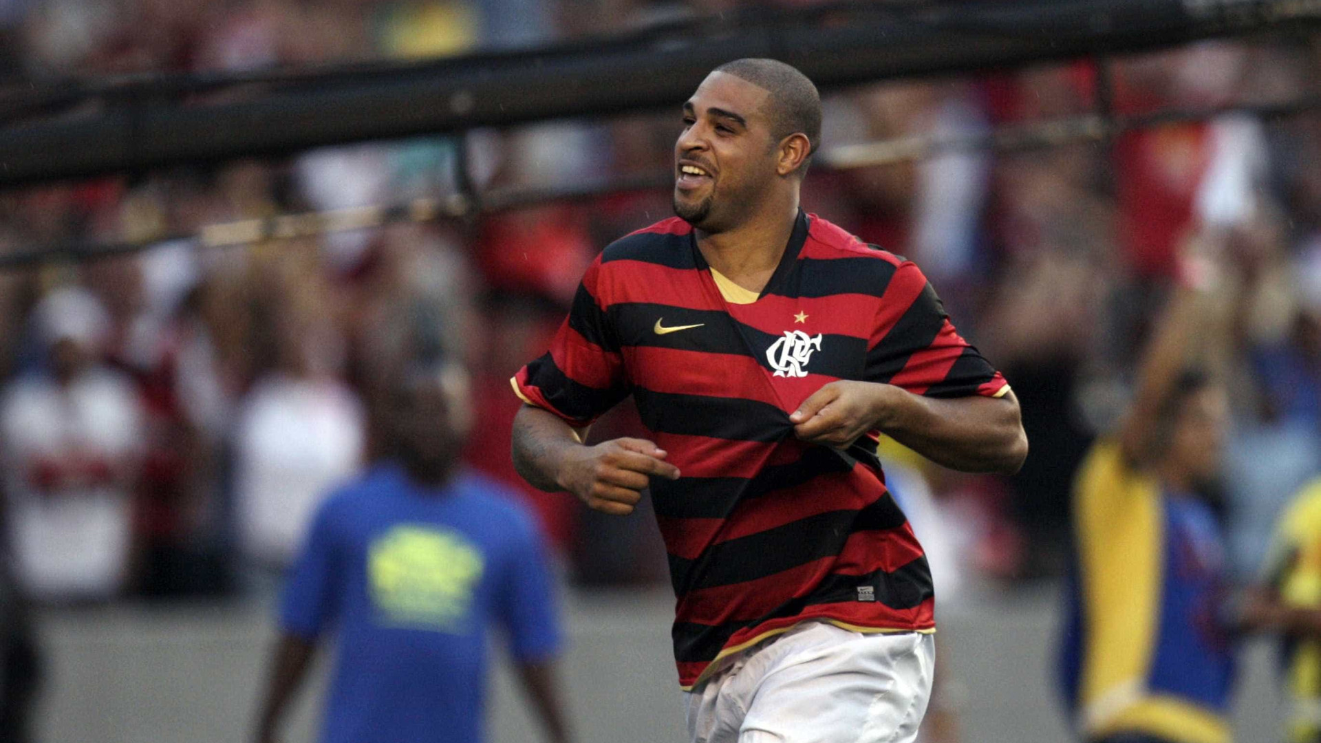 Adriano diz que nÃ£o se aposentou e cogita retorno em time brasileiro
