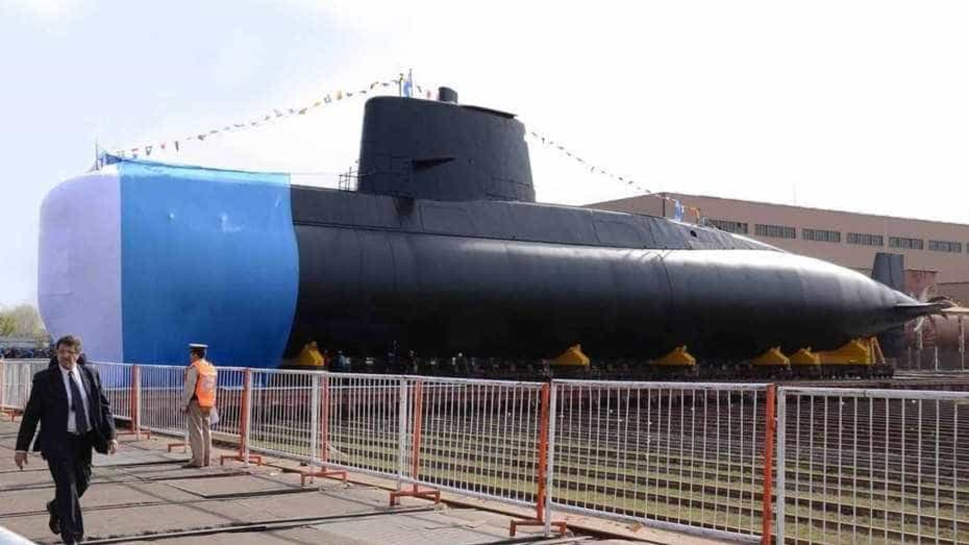 Submarino argentino desaparece com 44 tripulantes a bordo