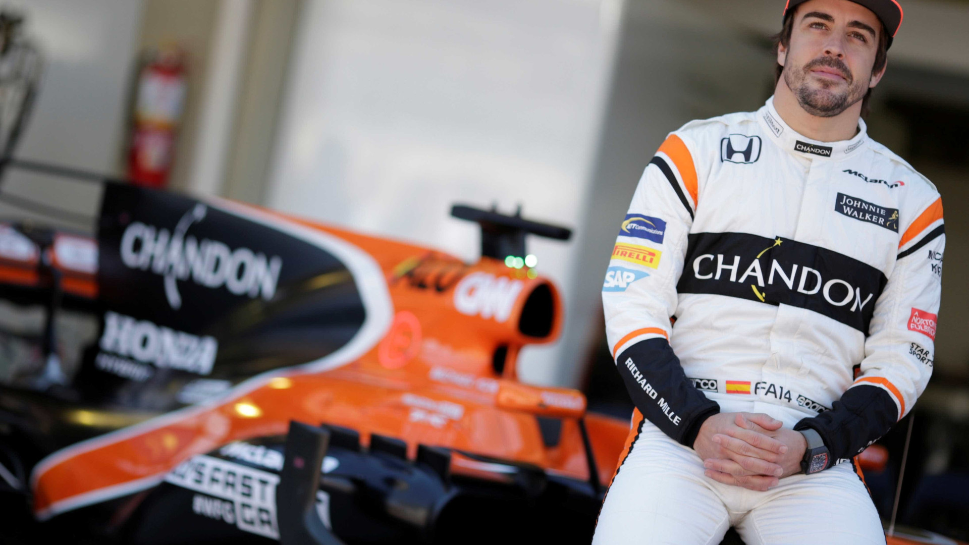 Alonso faz 1º treino com carro que usará nas 24 Horas de Daytona